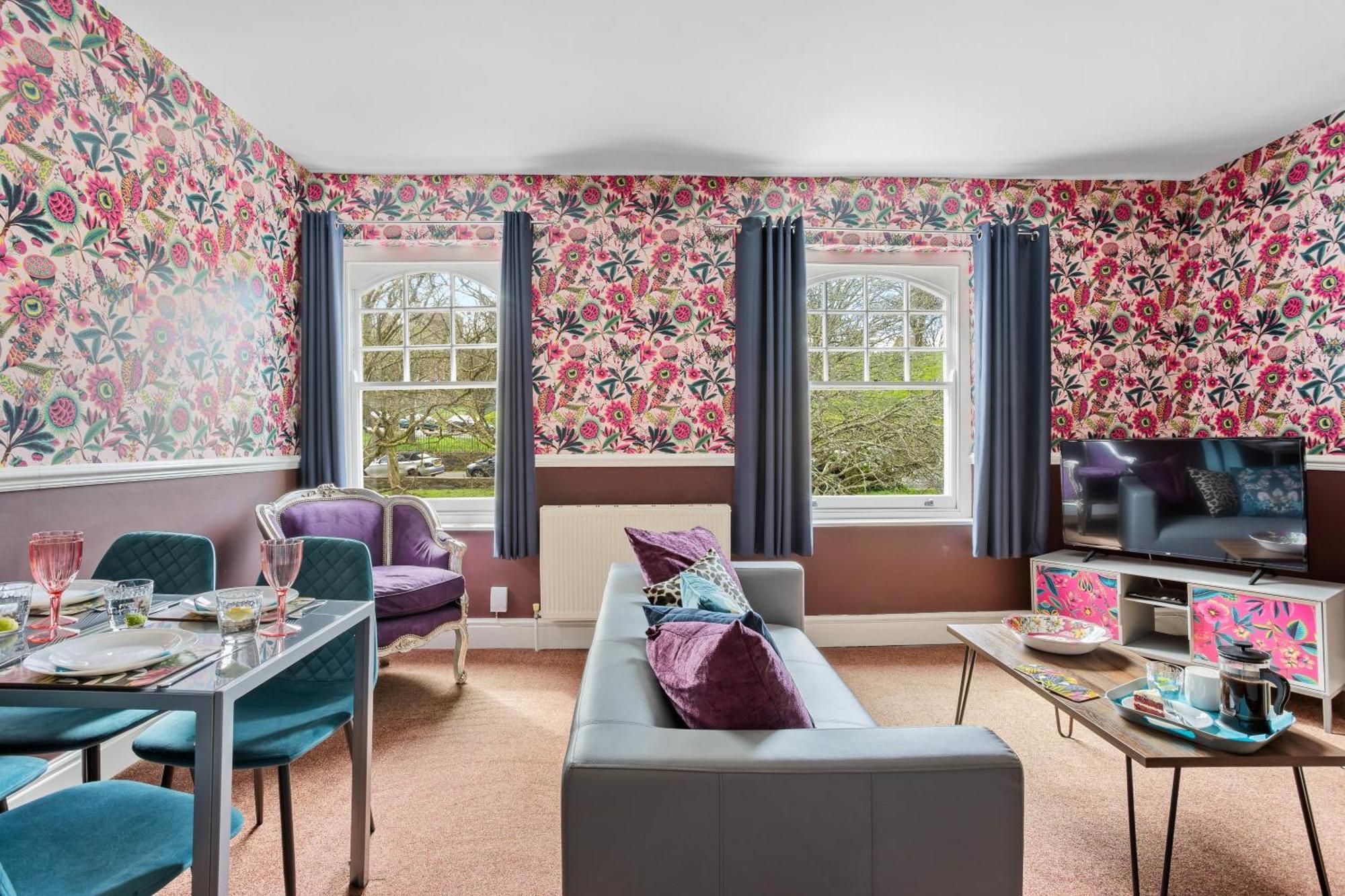 Apartment Harbour Heights - Centrally Located - Parking - Ocean Retreats Plymouth