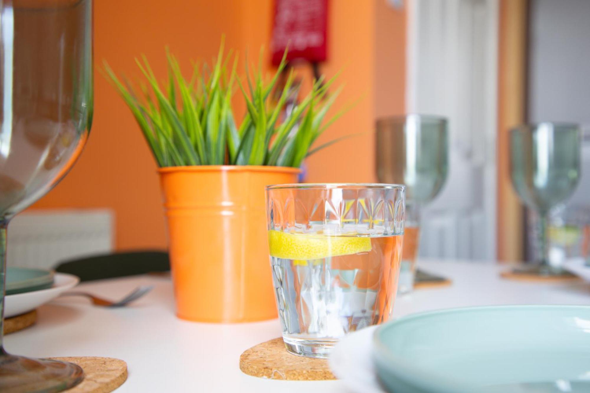 Holiday home Harbour Court Plymouth - Free Parking - Tucked Away On The Barbican With Courtyard - By Ocean City Retreats