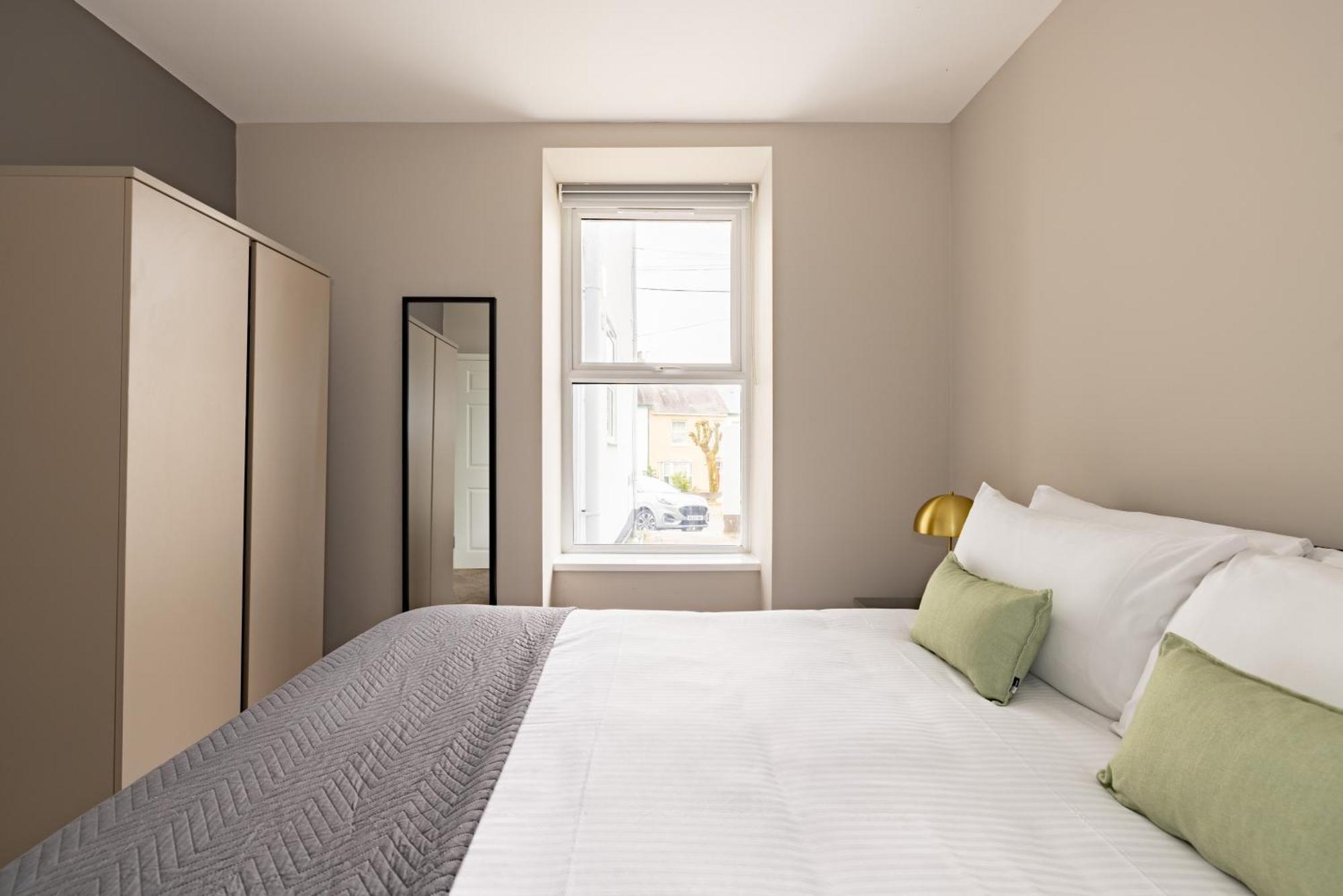 Charles Hope Apartment
