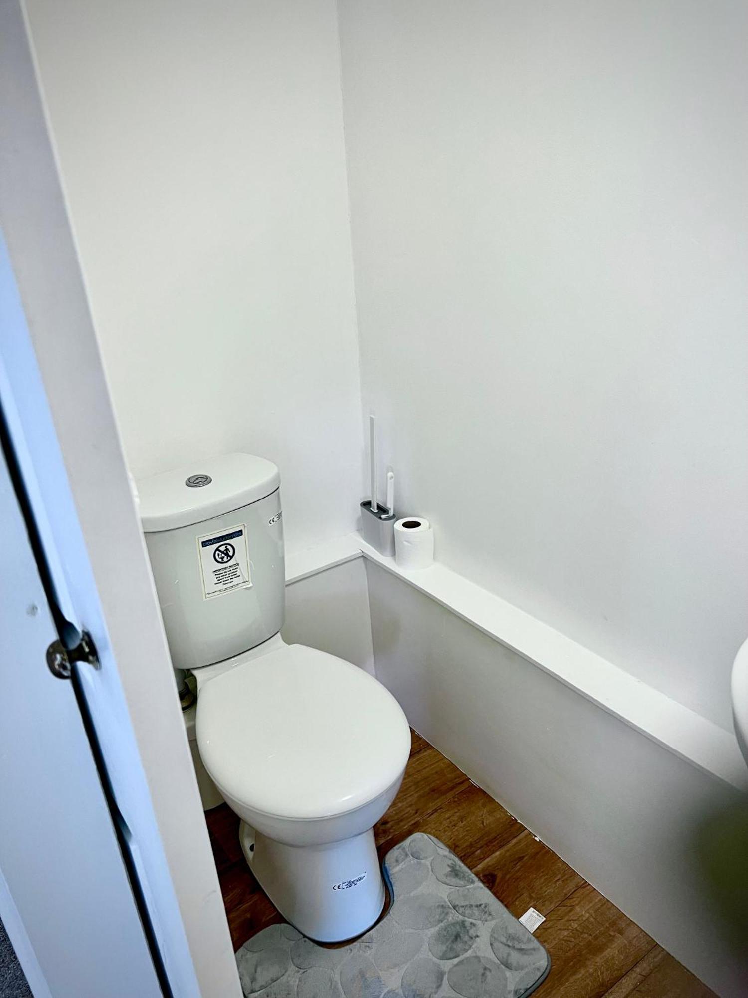 Private Parking, Urban Comfort & Haven Apartment