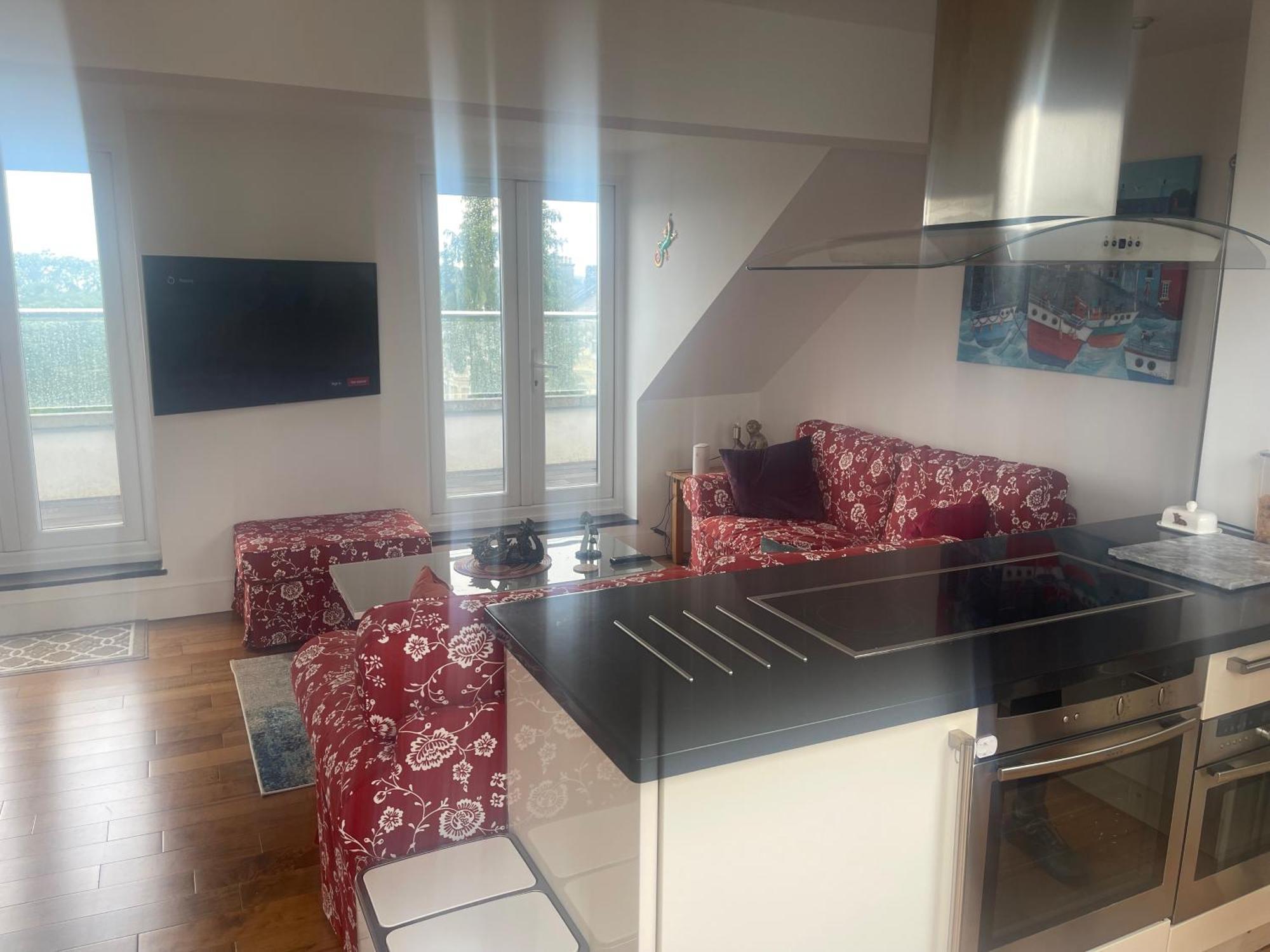 Seascape Penthouse With Free Parking