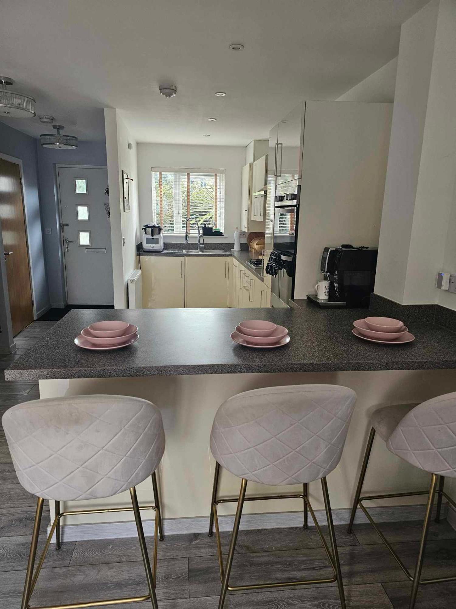 Entire 2 Bedroom House Modern Stylish Luxury Apartment Plymouth