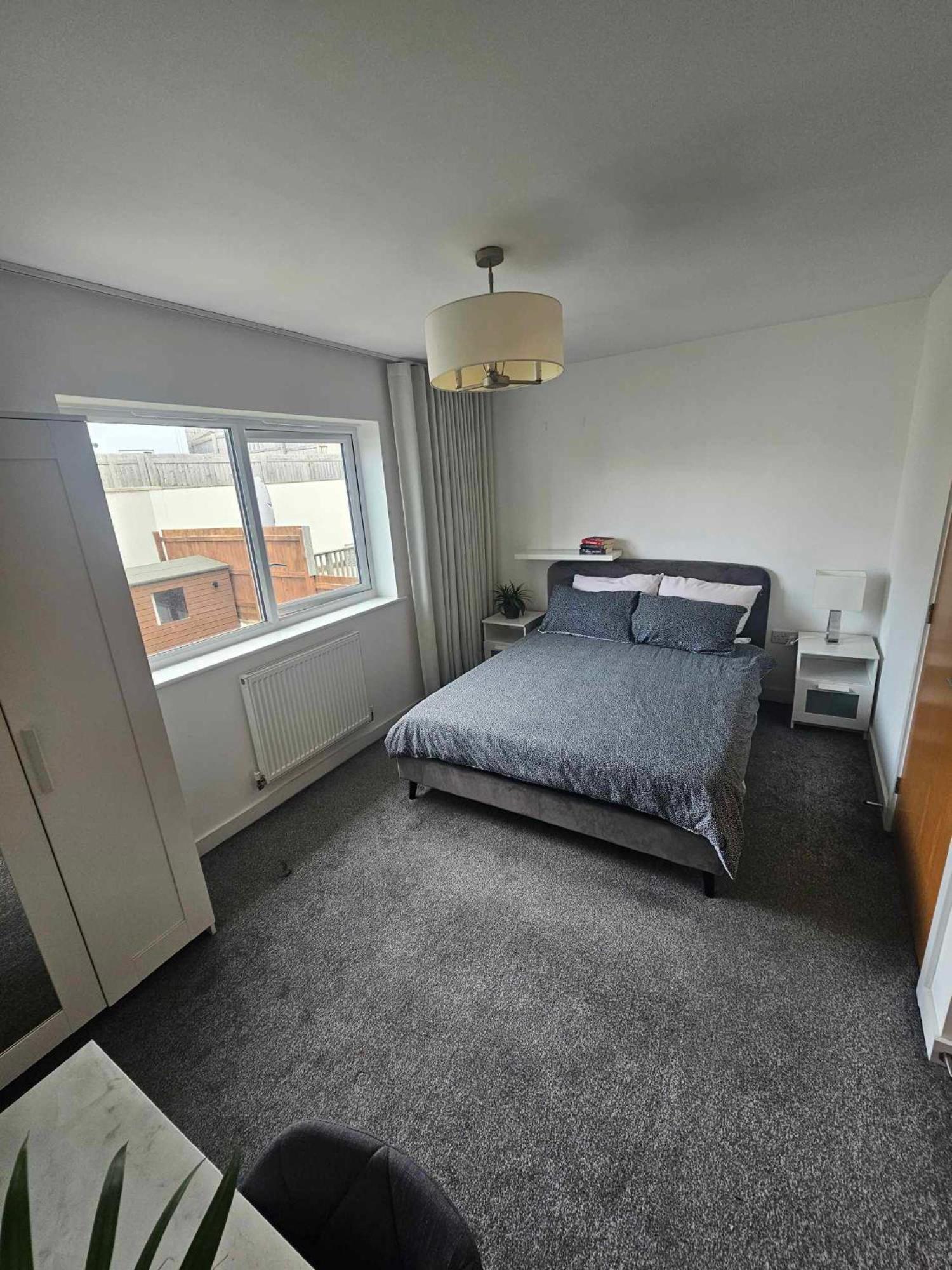 Entire 2 Bedroom House Modern Stylish Luxury Apartment