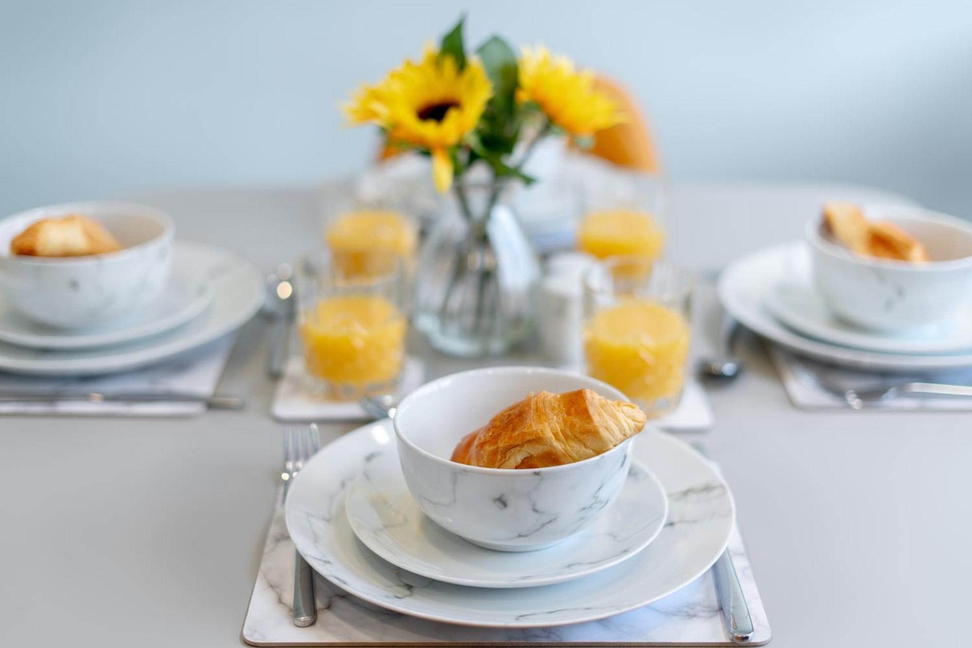 The Blue Barbican Flat- Spacious, Stylish, In A Perfect Location And Accessible Apartment *