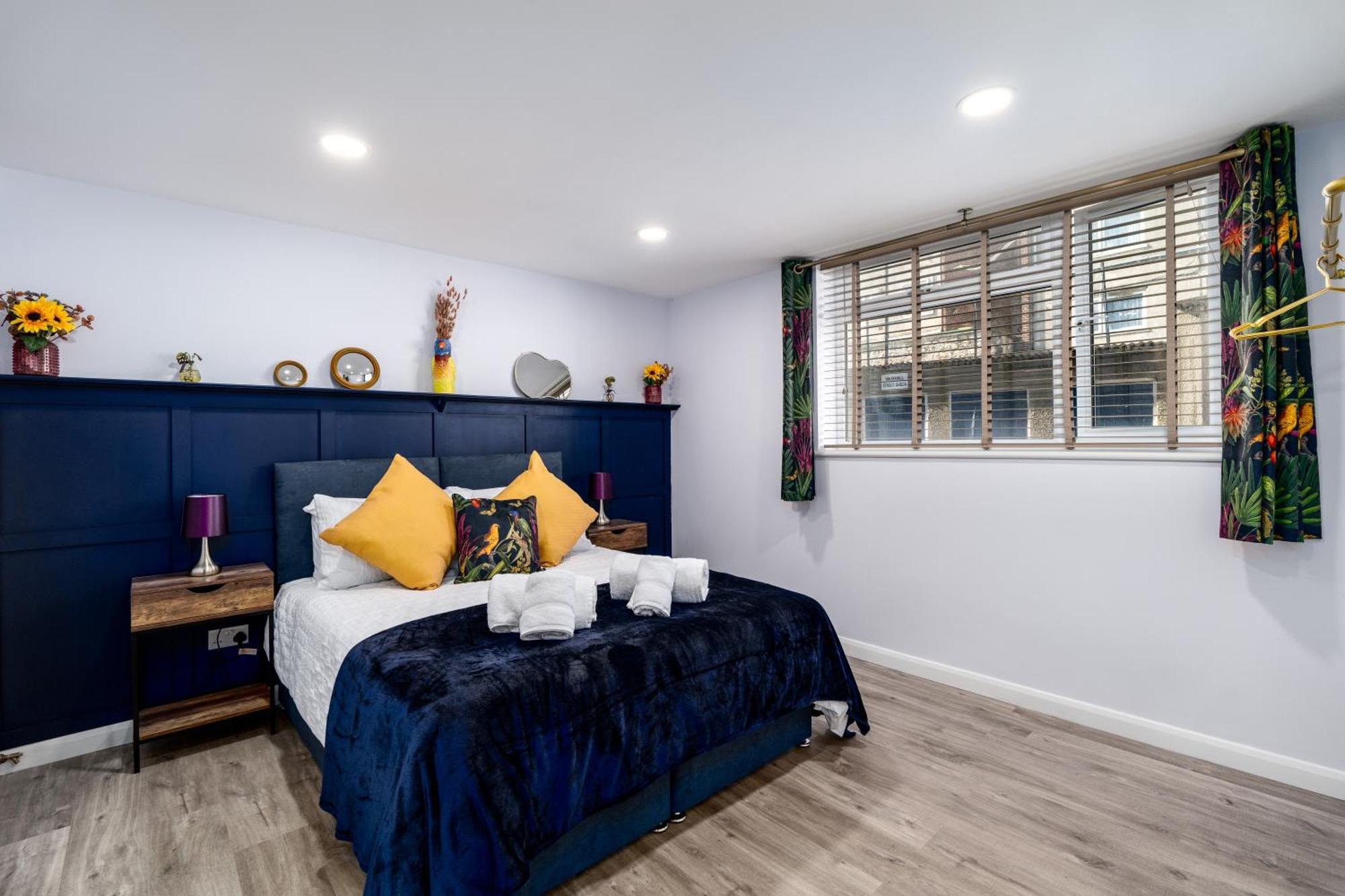 The Blue Barbican Flat- Spacious, Stylish, In A Perfect Location And Accessible Apartment Plymouth
