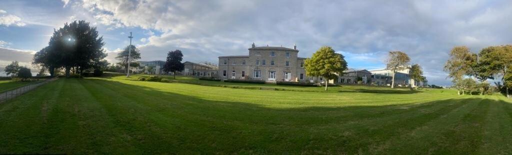 2 Bed- Churchill's *