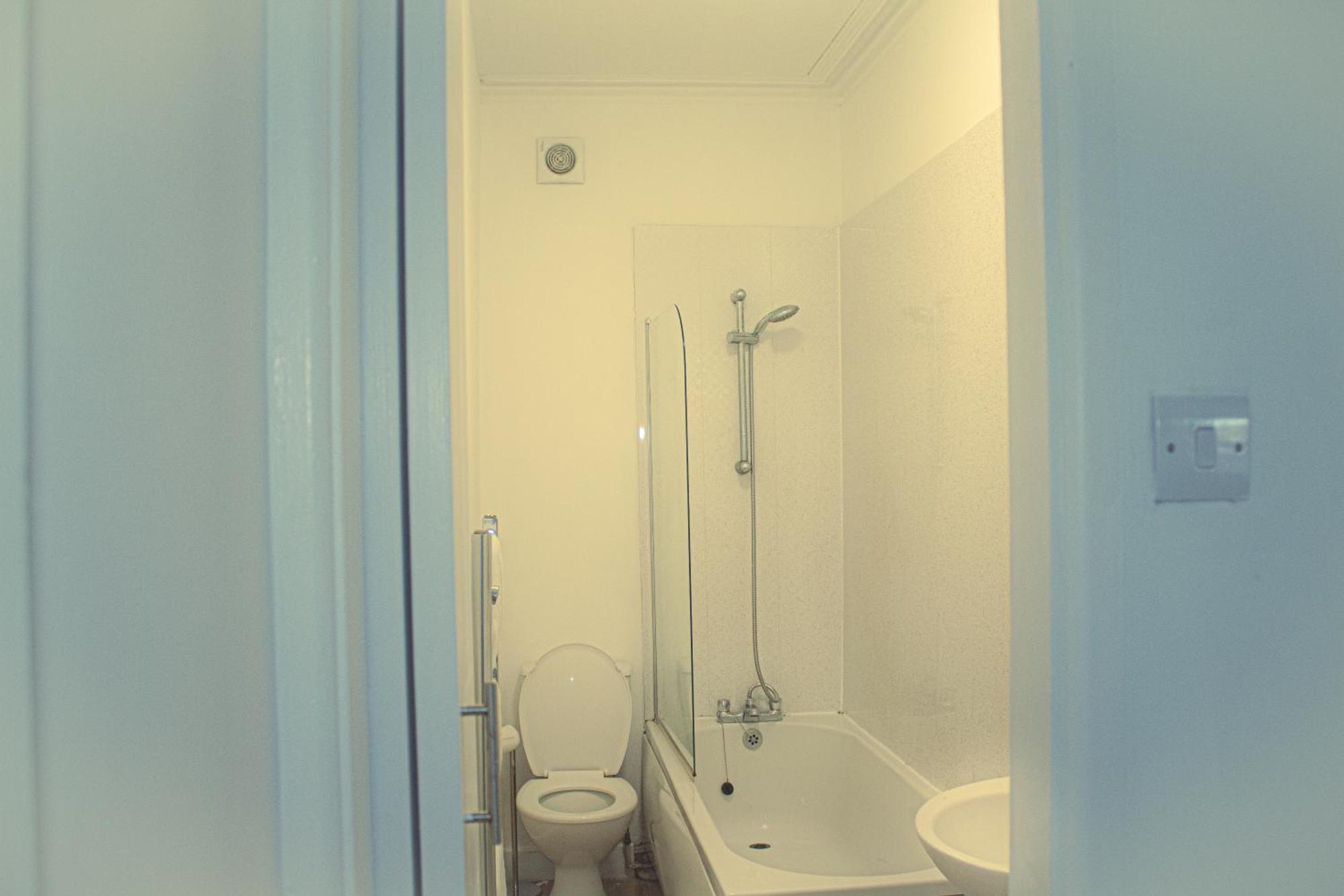 Private Parking, Urban Comfort & Haven Apartment