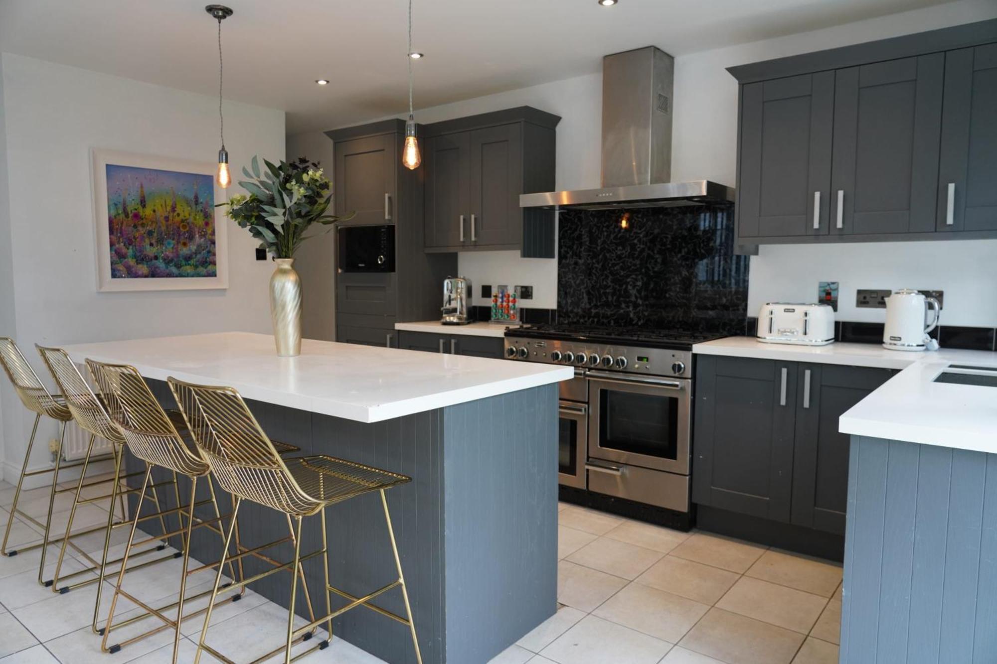 Holiday home The Hoe, Beautiful 5-bedroom House, Garden, Secure Parking, Sleeps 12