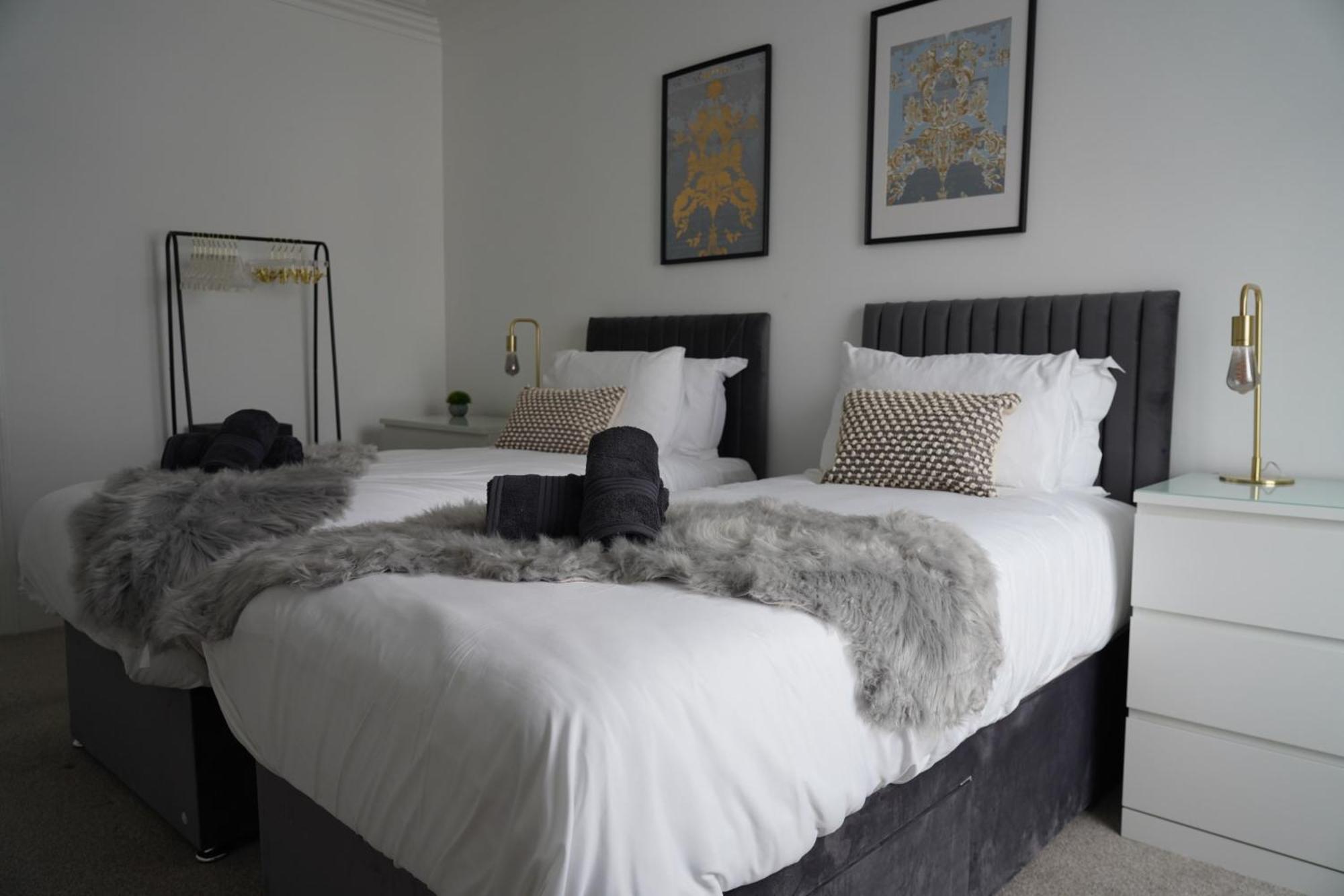 Holiday home The Hoe, Beautiful 5-bedroom House, Garden, Secure Parking, Sleeps 12