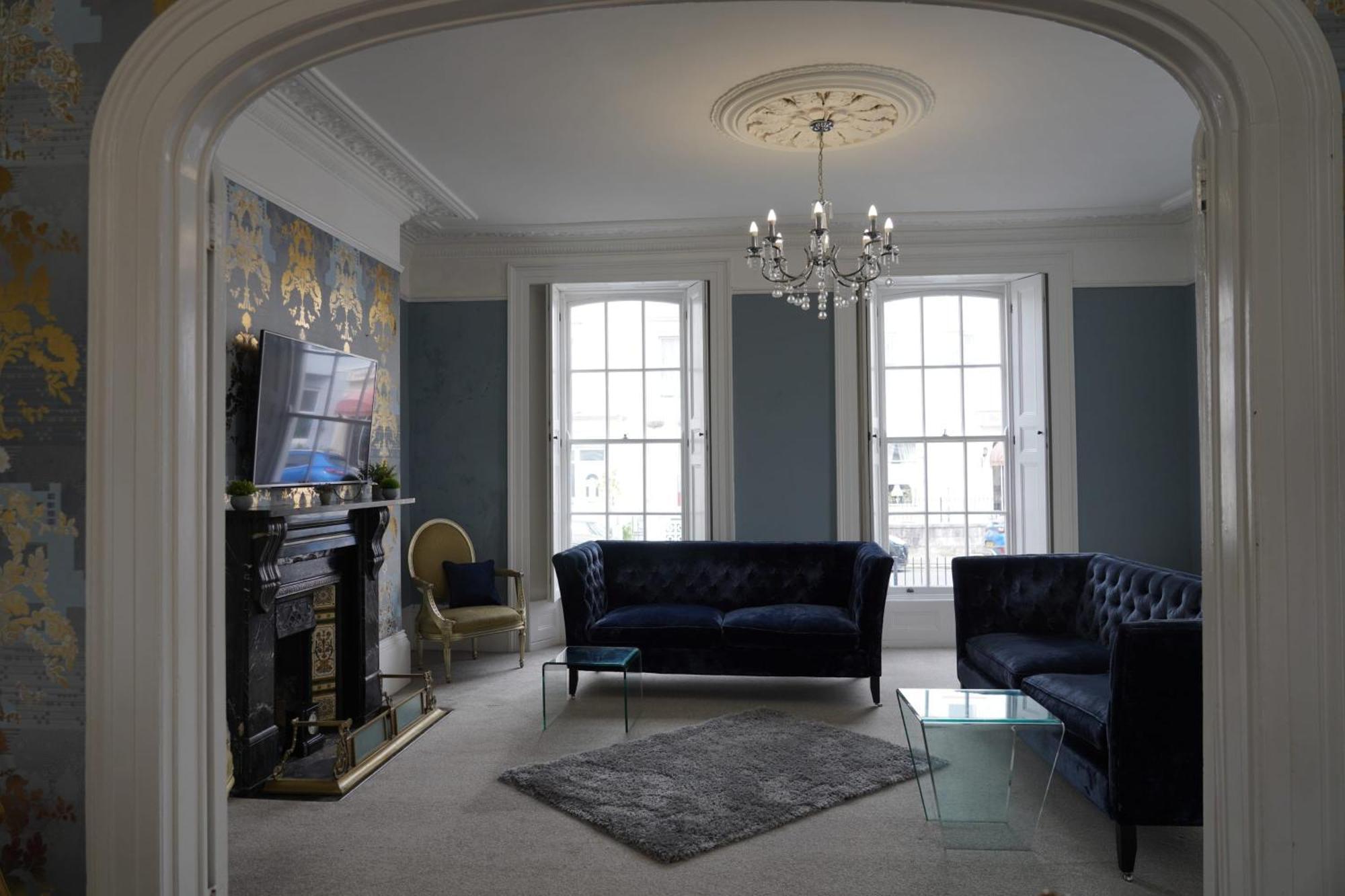 Holiday home The Hoe, Beautiful 5-bedroom House, Garden, Secure Parking, Sleeps 12 *