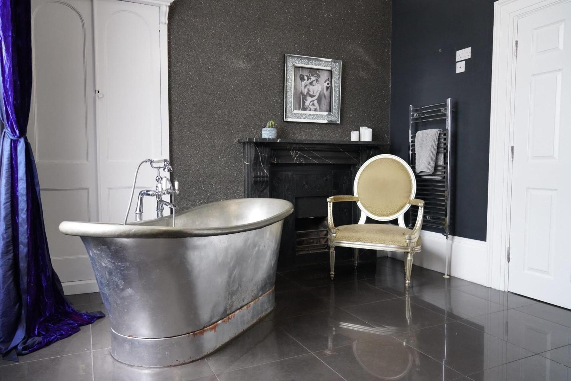 The Hoe, Beautiful 5-bedroom House, Garden, Secure Parking, Sleeps 12 Holiday home Plymouth