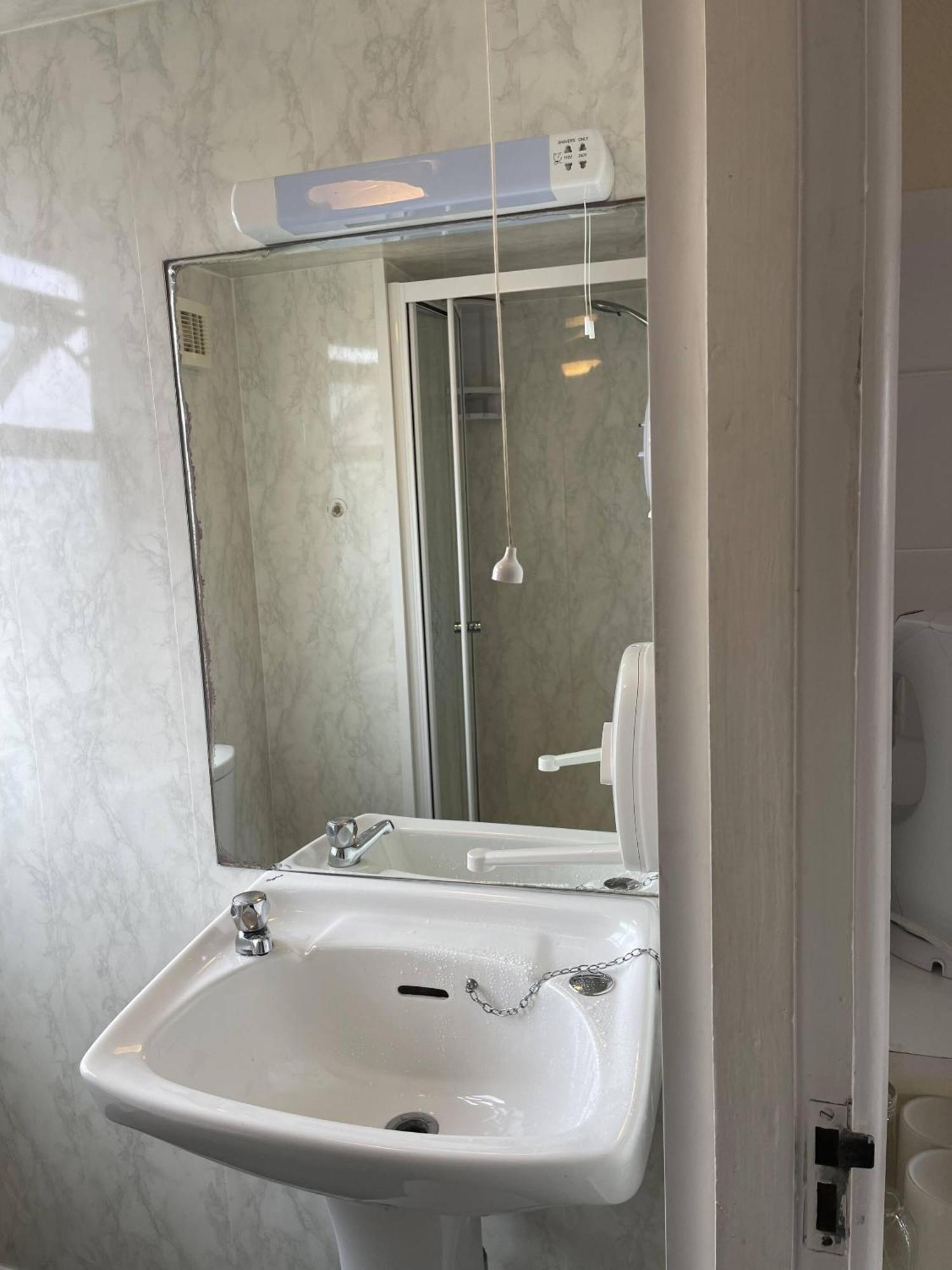 Lamplighter 3* Plymouth