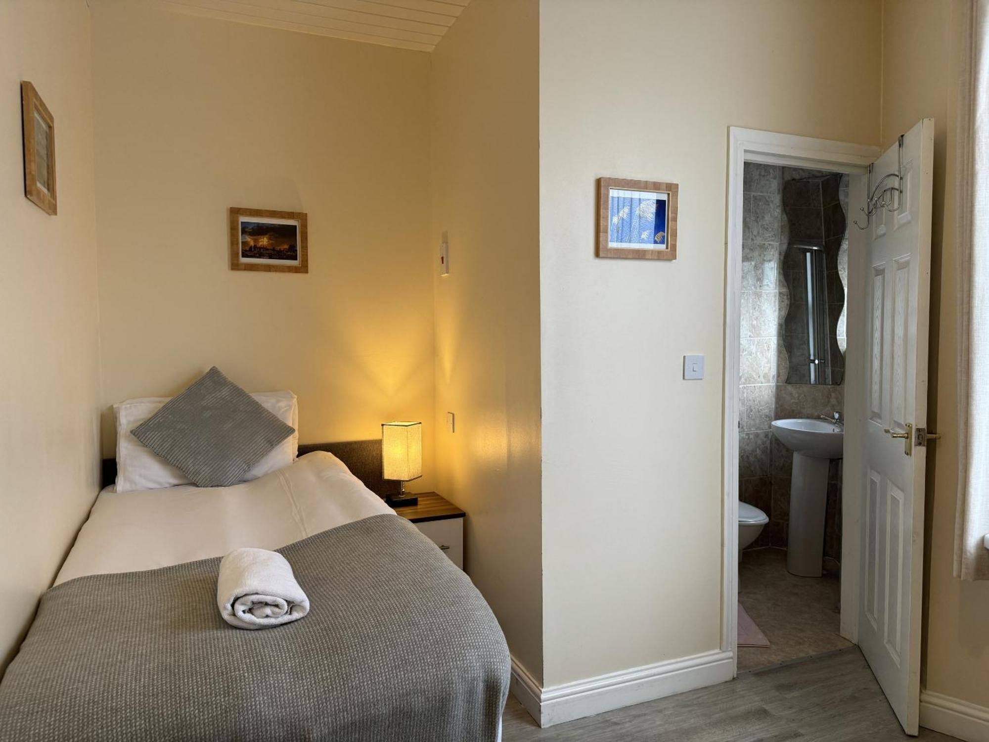 Serviced Apartment