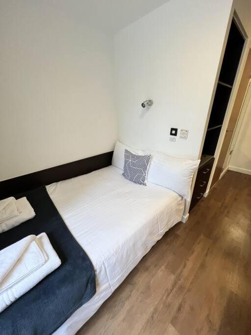 6 Bed Flat Astor House By Pureserviced Apartment