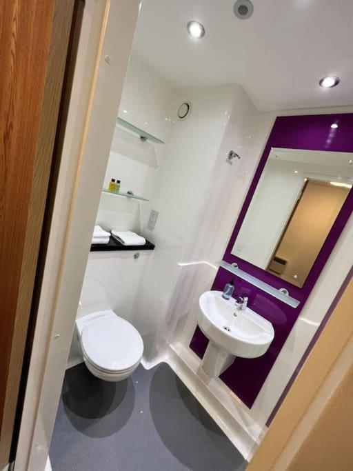 6 Bed Flat Astor House By Pureserviced Apartment *