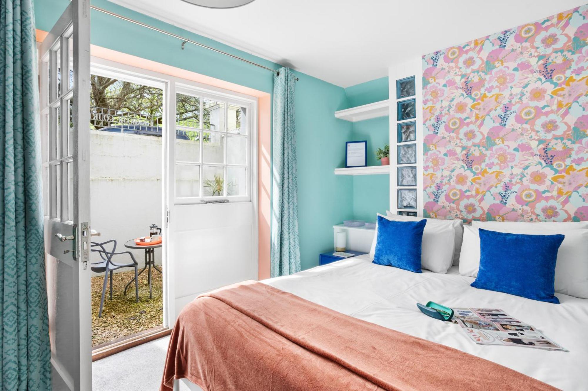 Holiday home Harbour Court Plymouth - Free Parking - Tucked Away On The Barbican With Courtyard - By Ocean City Retreats *
