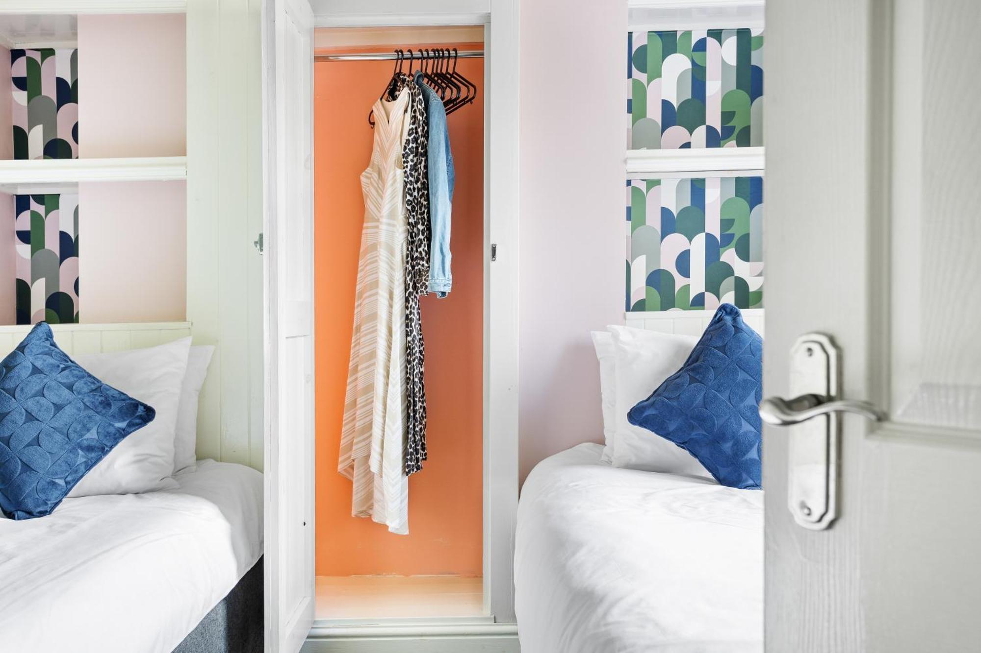 Harbour Court Plymouth - Free Parking - Tucked Away On The Barbican With Courtyard - By Ocean City Retreats Holiday home *