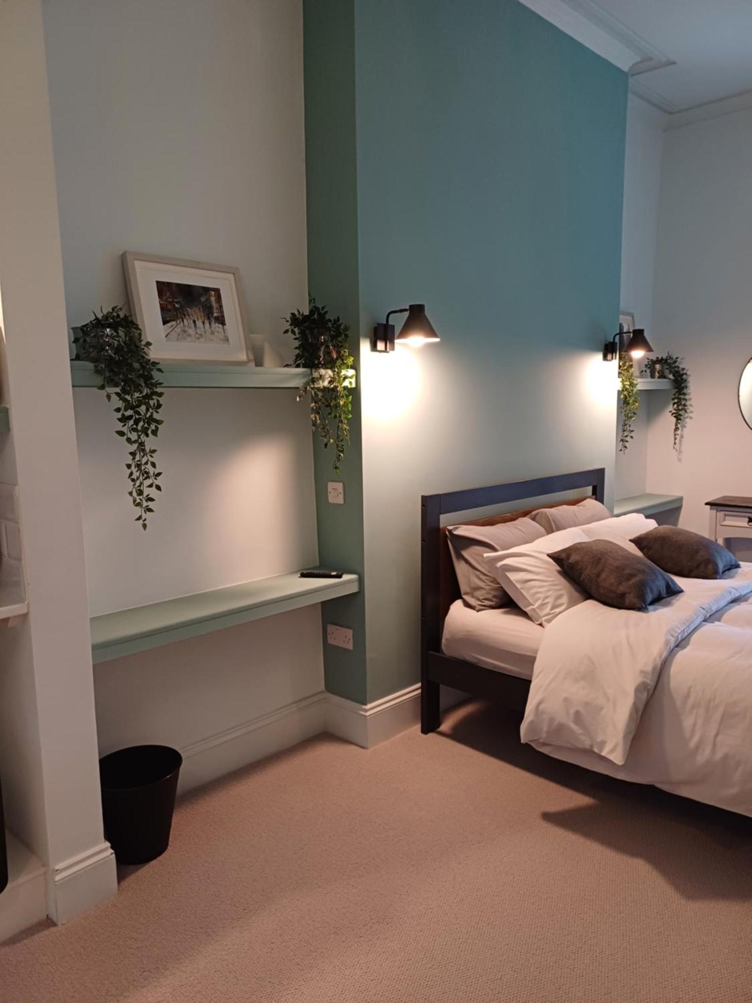 Crescent House Guest house *