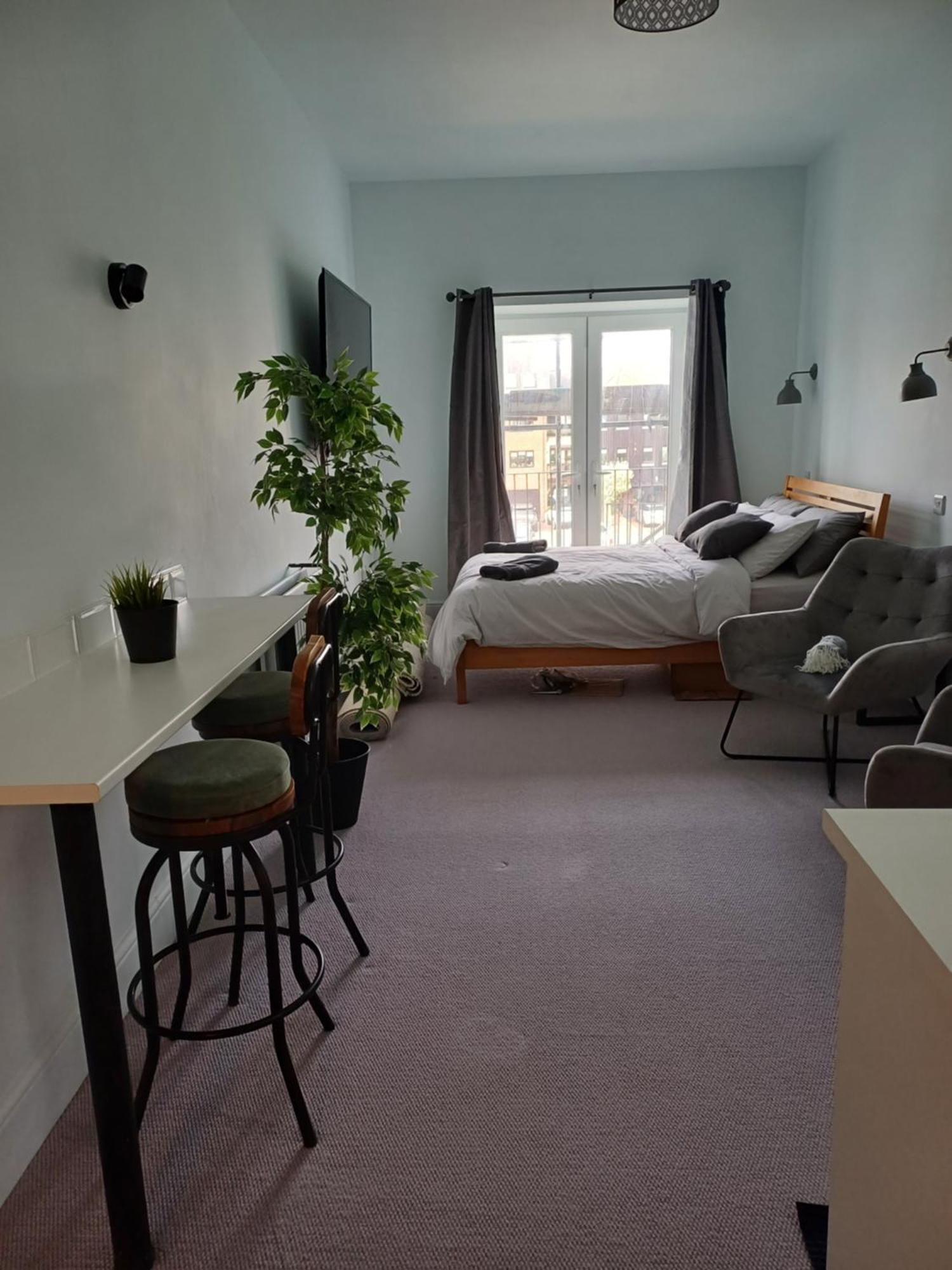 Crescent House Guest house Plymouth