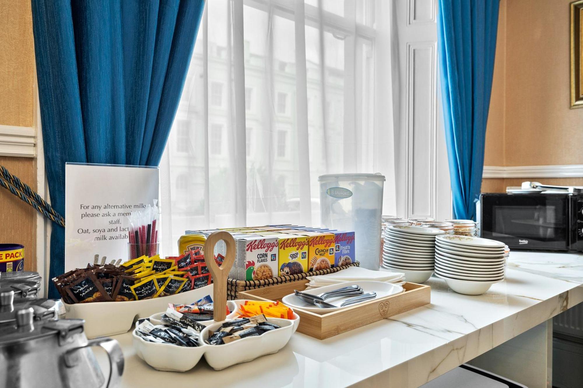The Drake Hotel 4*