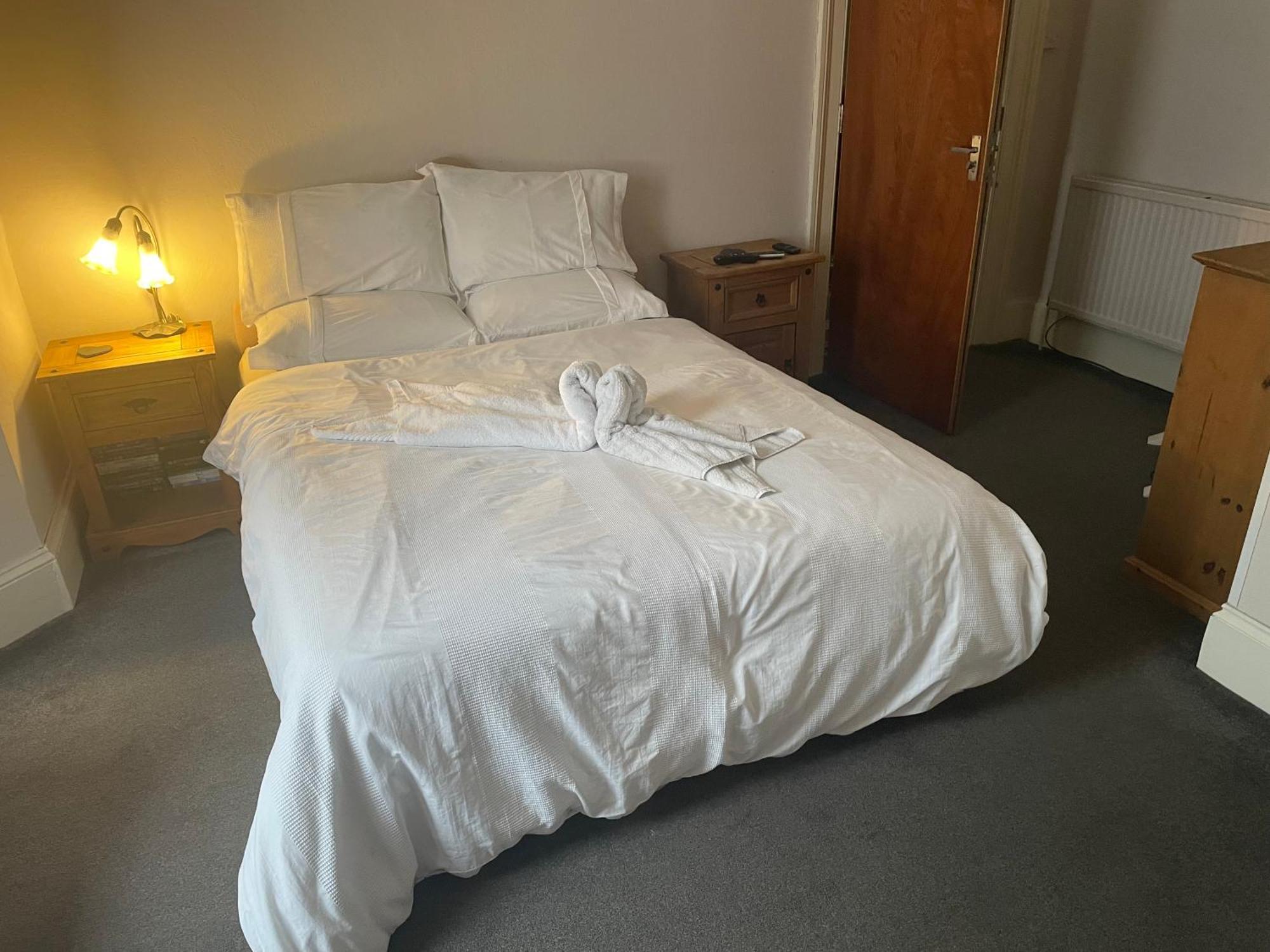 Queens House Guest house *