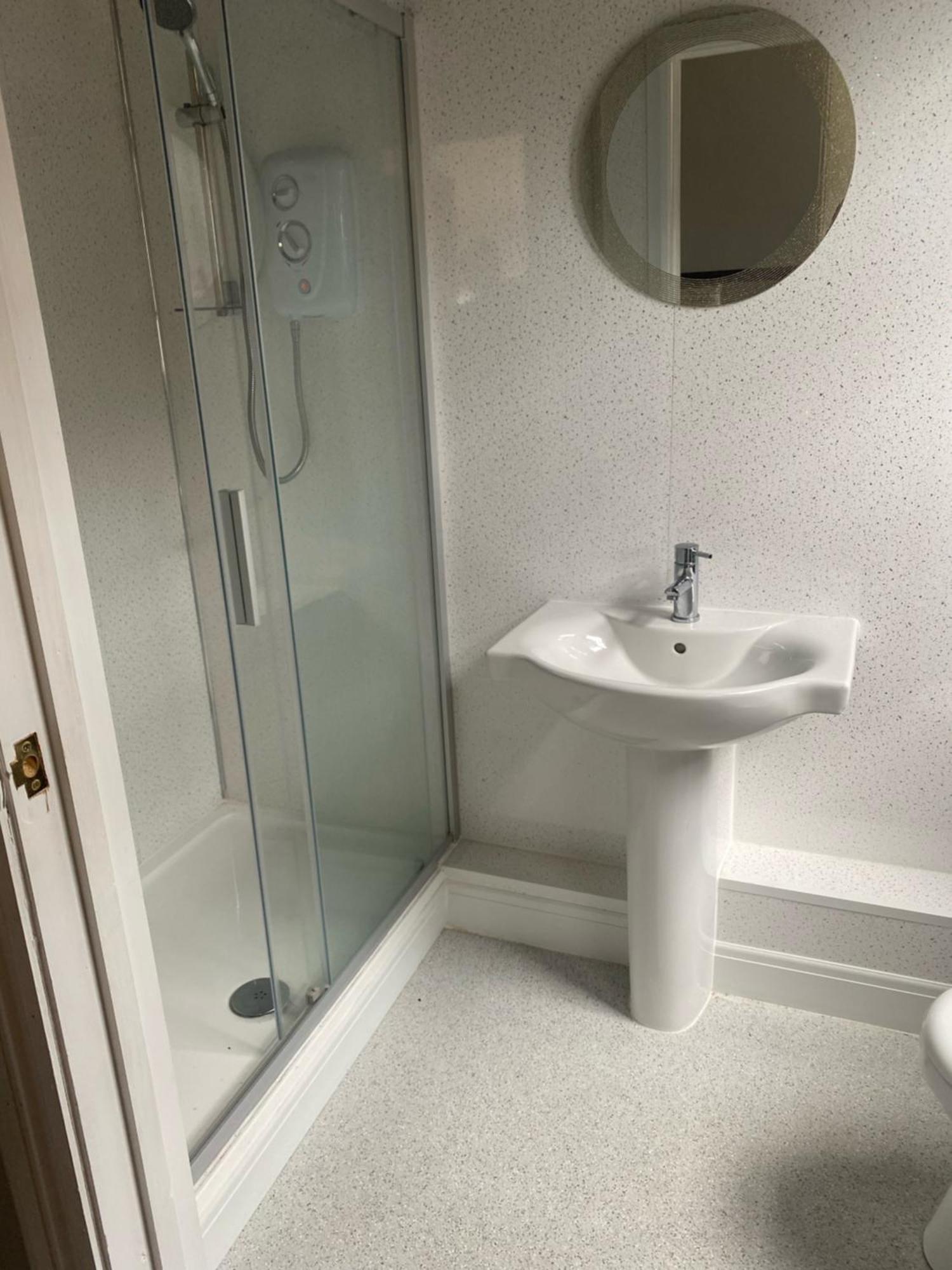 Queens House Guest house *
