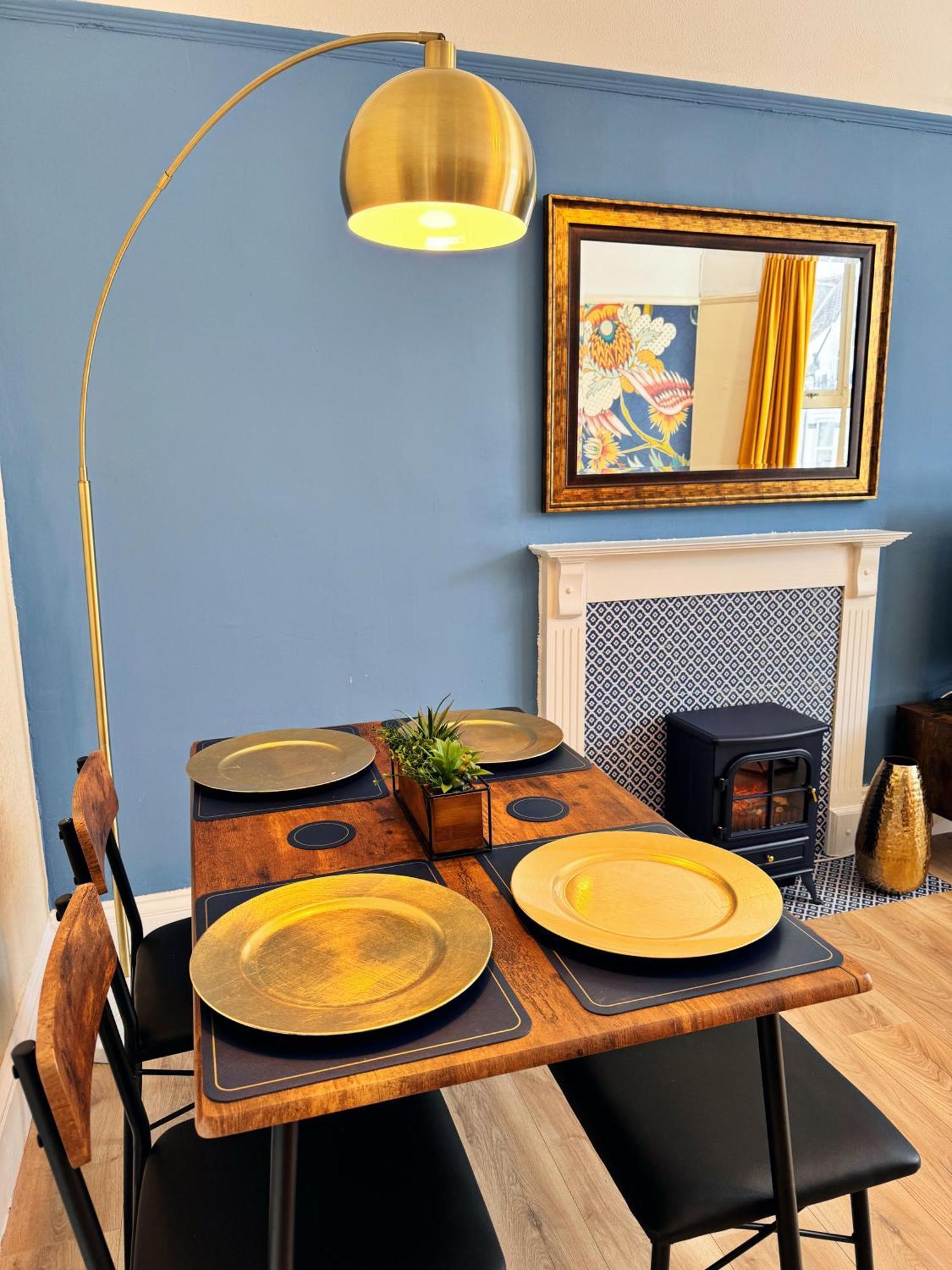 Apartment Stylish Living 2 Bedroom *