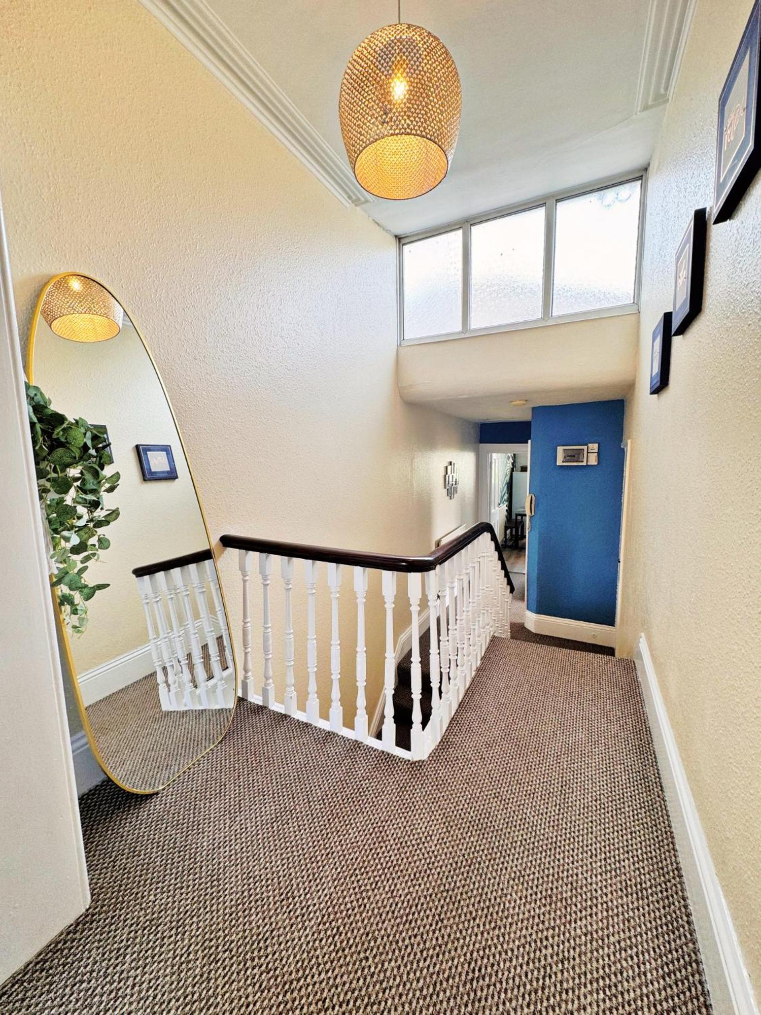 Apartment Stylish Living 2 Bedroom