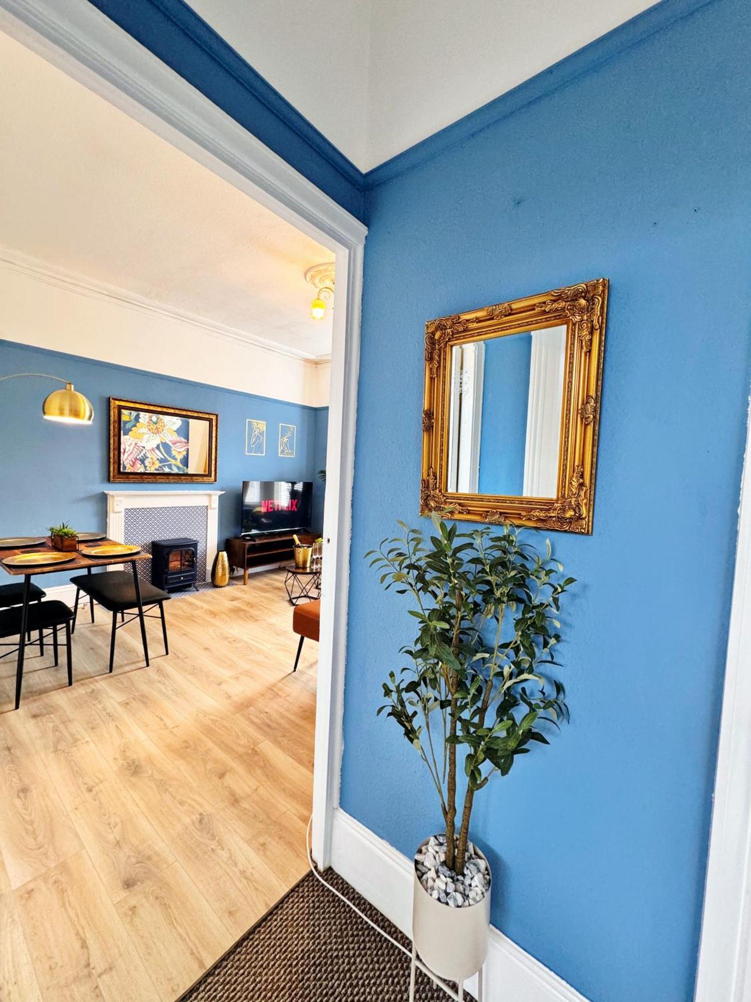 Apartment Stylish Living 2 Bedroom Plymouth