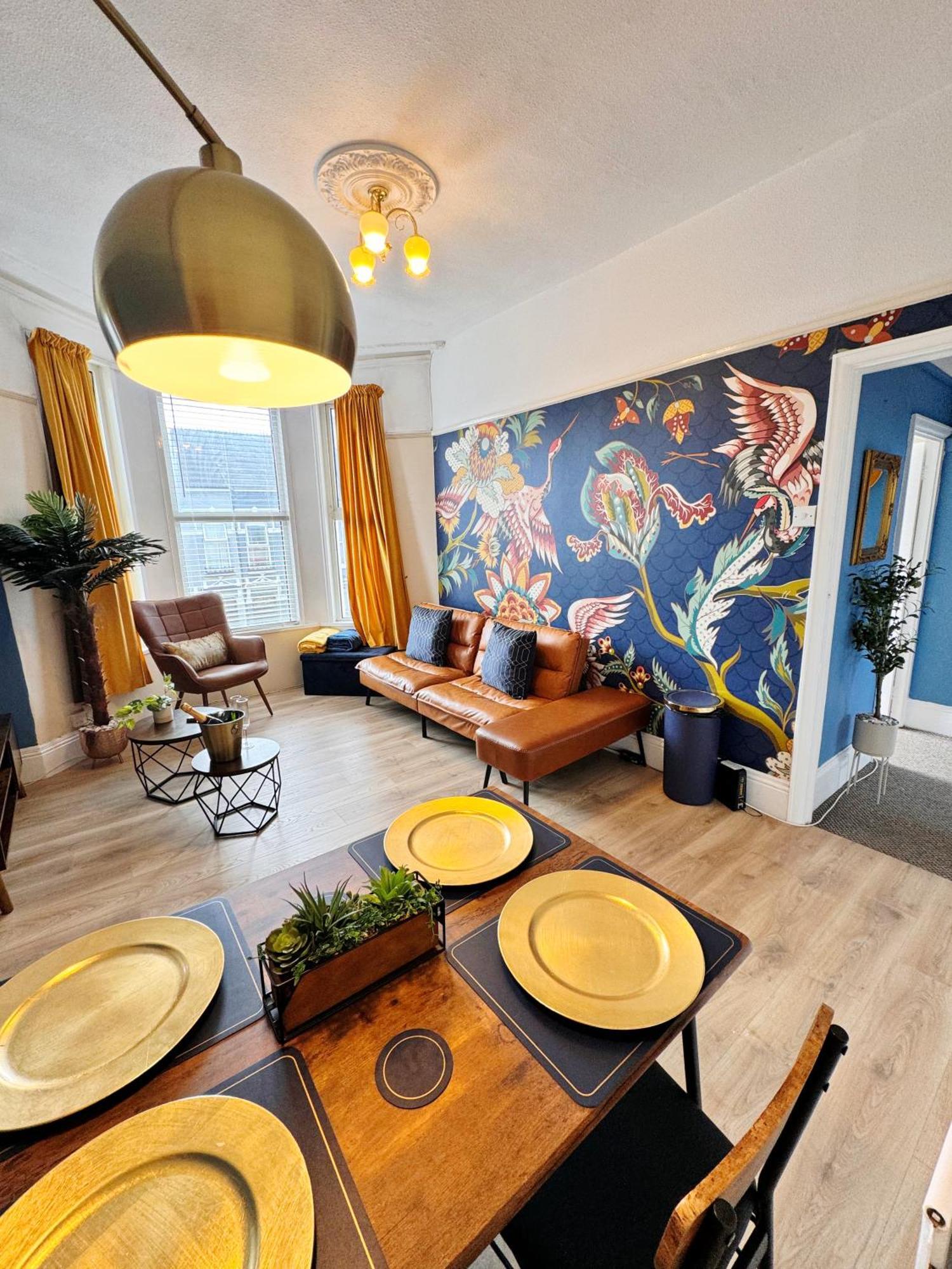 Stylish Living 2 Bedroom * Plymouth