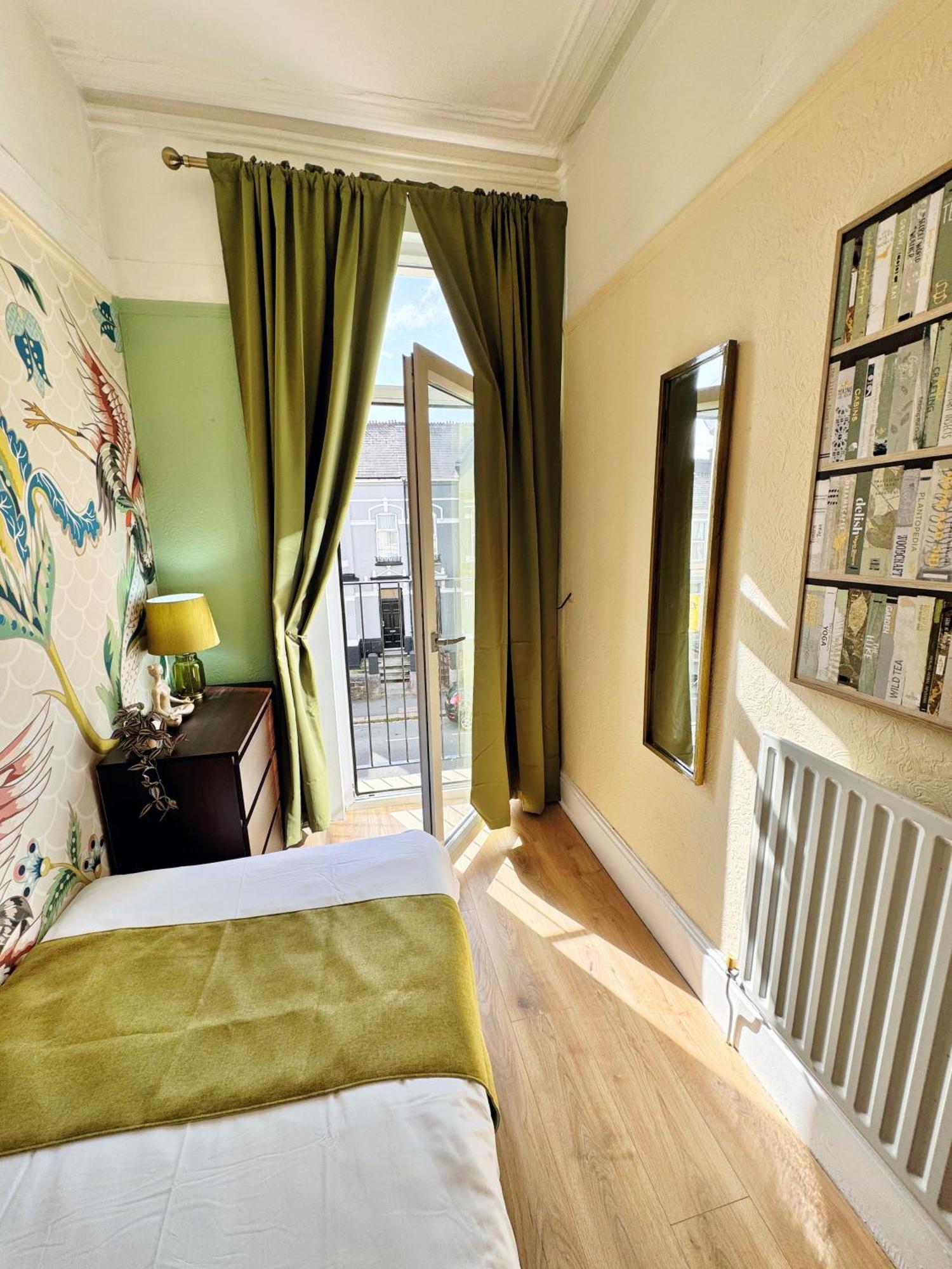 Stylish Living 2 Bedroom Apartment