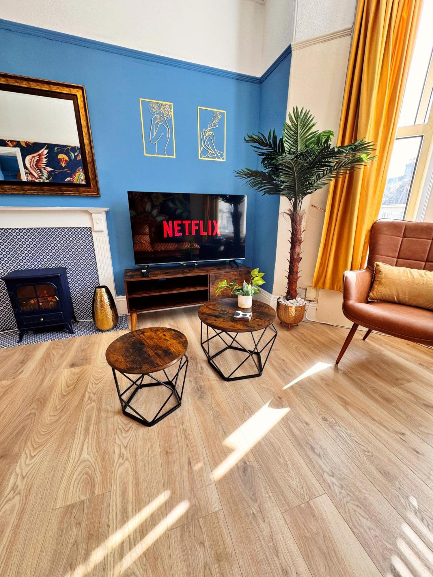 Stylish Living 2 Bedroom * Plymouth