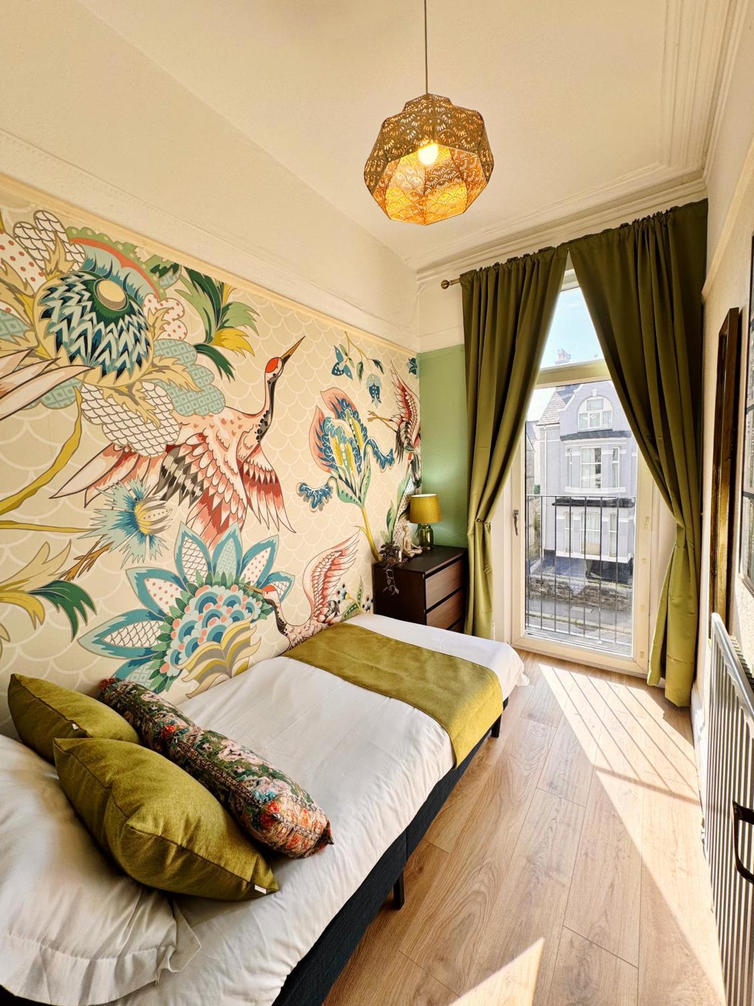 Stylish Living 2 Bedroom *