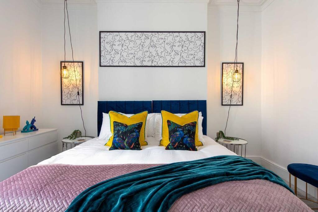 Luxurious Large Townhouse In The Heart Of Barbican * Plymouth