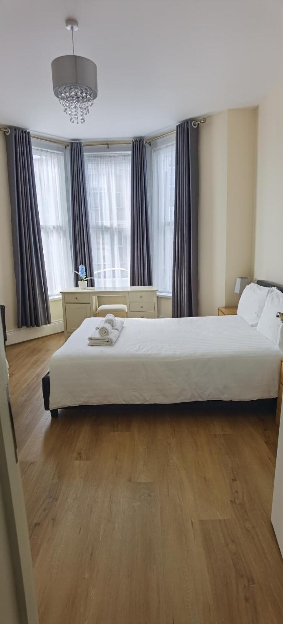 Comfy 2 Bedroom In Location, Newly Refurbished Apartment