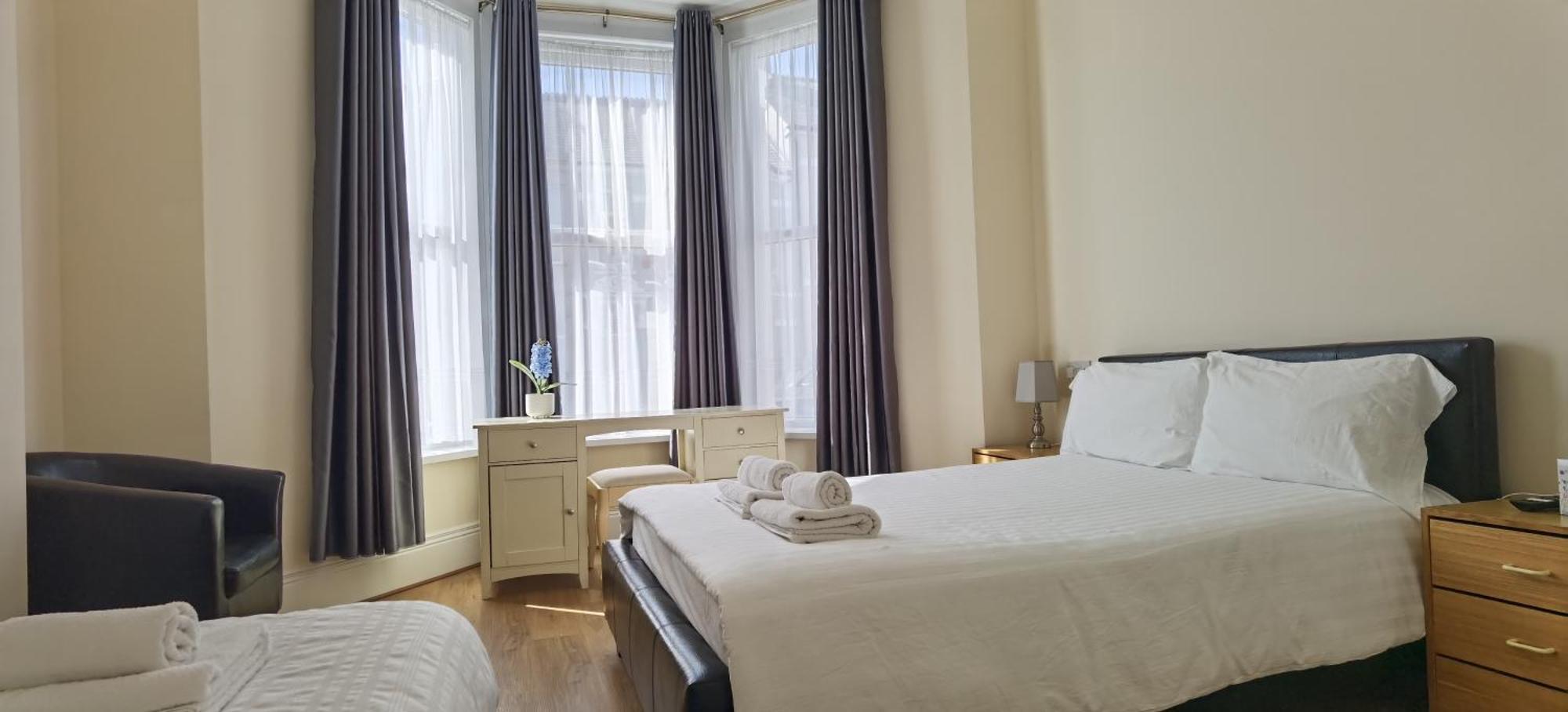 Entire 2 Bedroom In Location, Newly Refurbished *