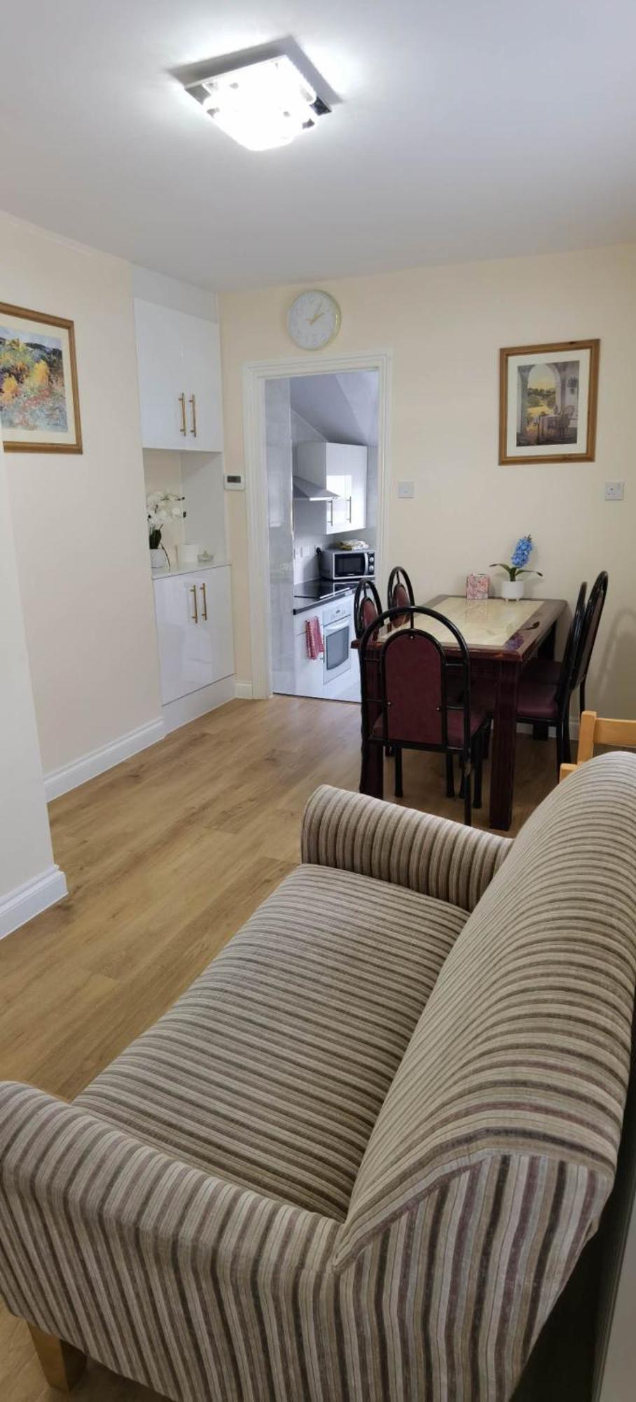 Entire 2 Bedroom In Location, Newly Refurbished Plymouth