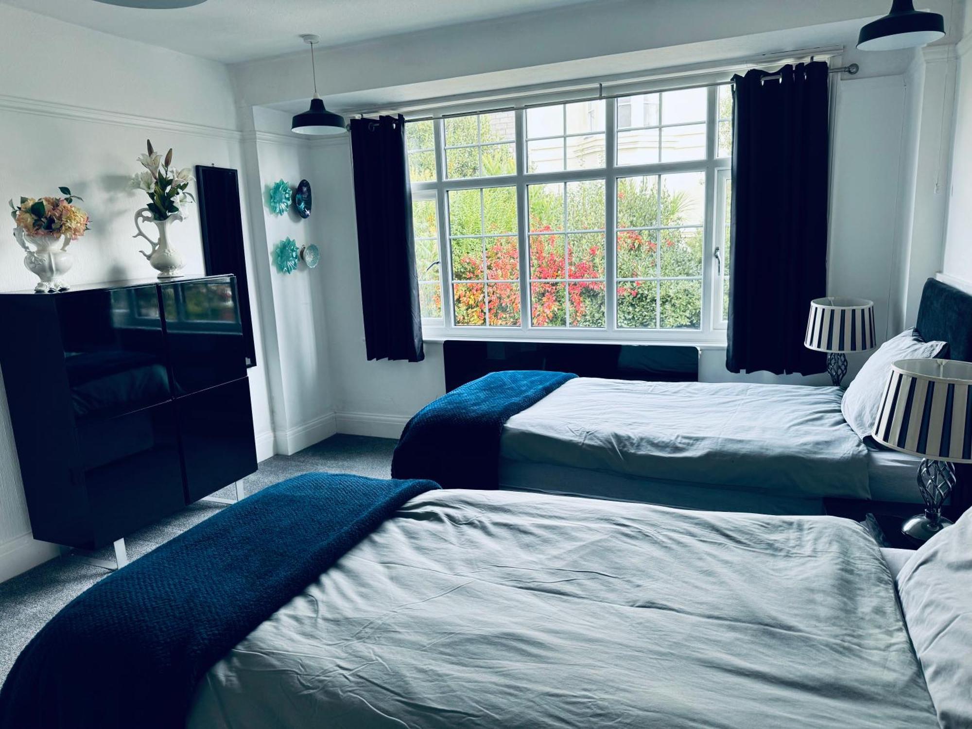 Holiday home Centre 3 Bedroom Private Parking *