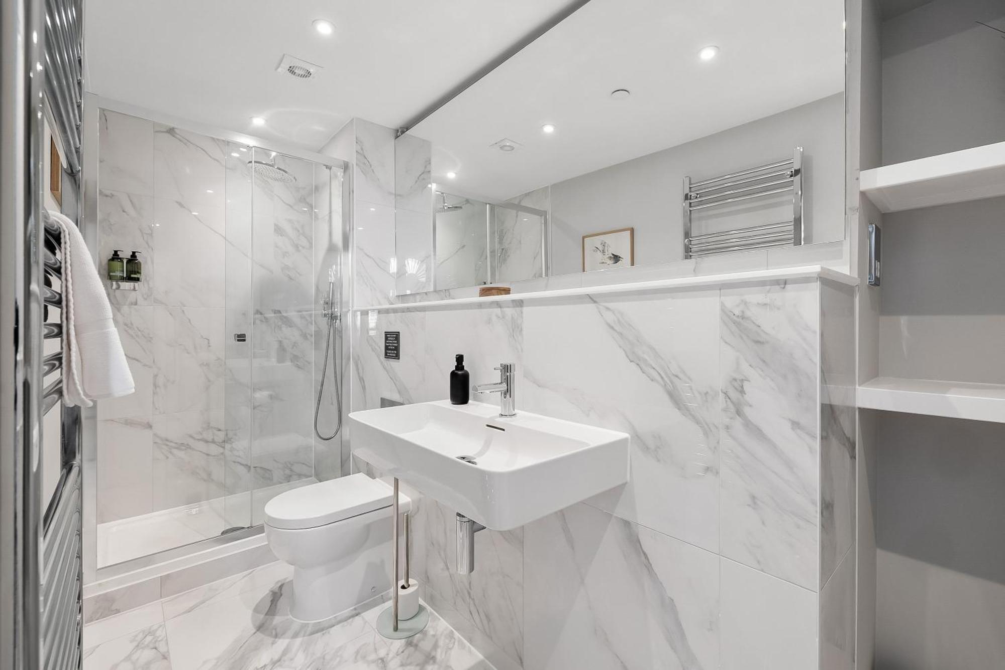 Aparthotel 3 Bed Sancroft By Pureserviced