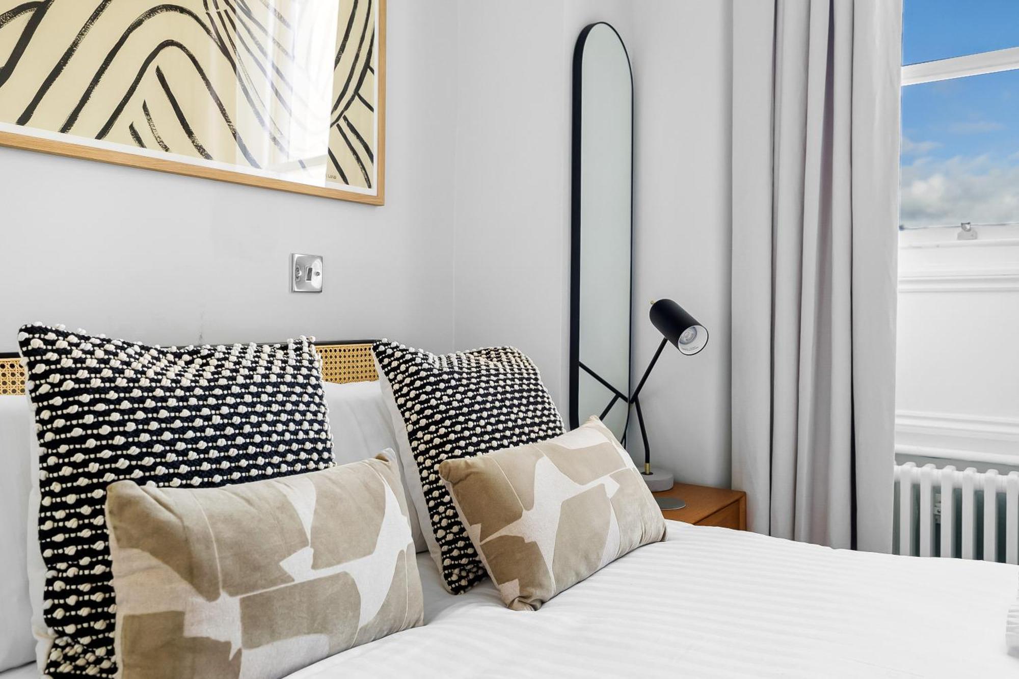 Aparthotel 3 Bed Sancroft By Pureserviced