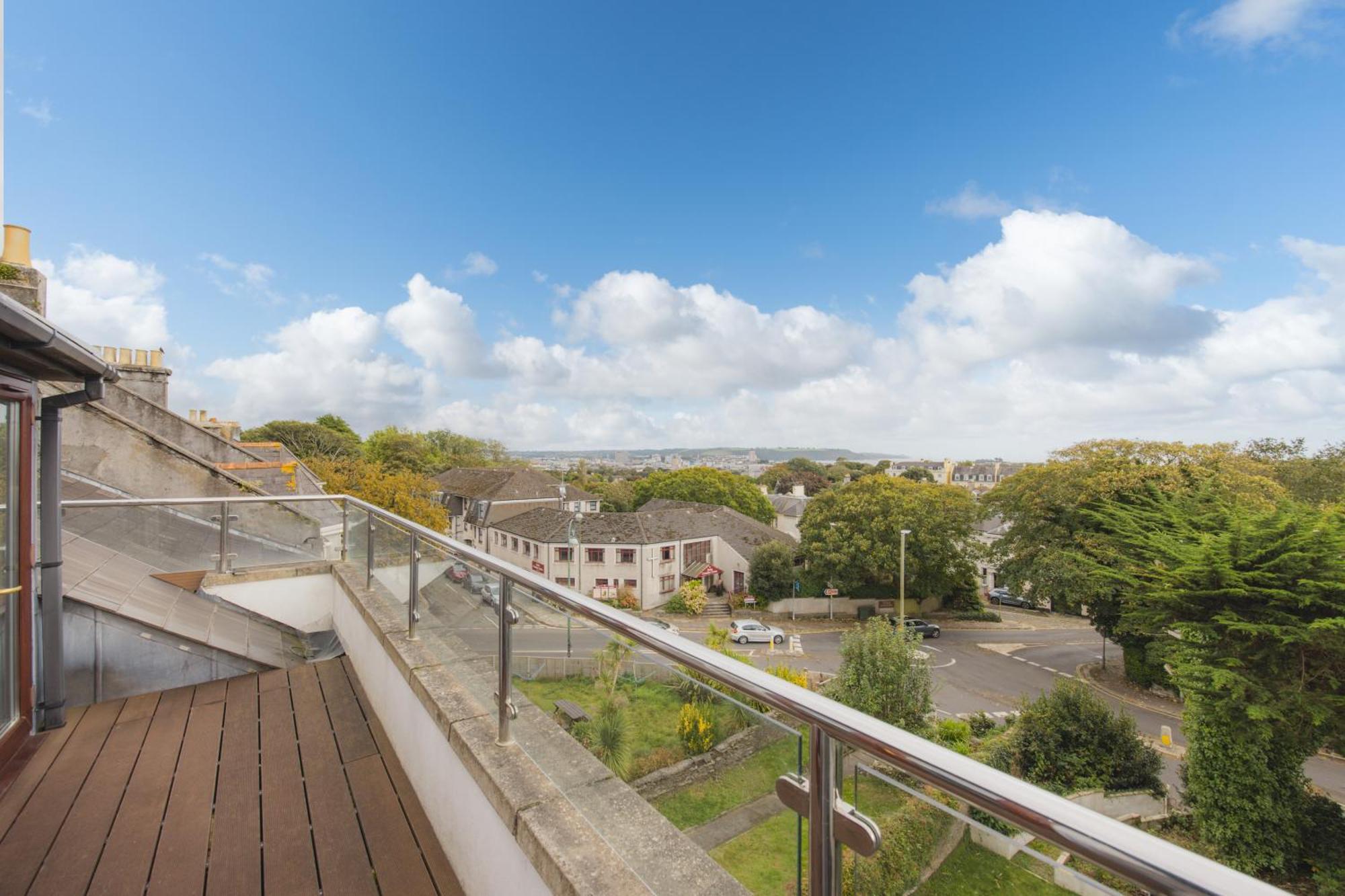 Stunning Penthouse - Sea View - - Parking - By Habita Apartment *
