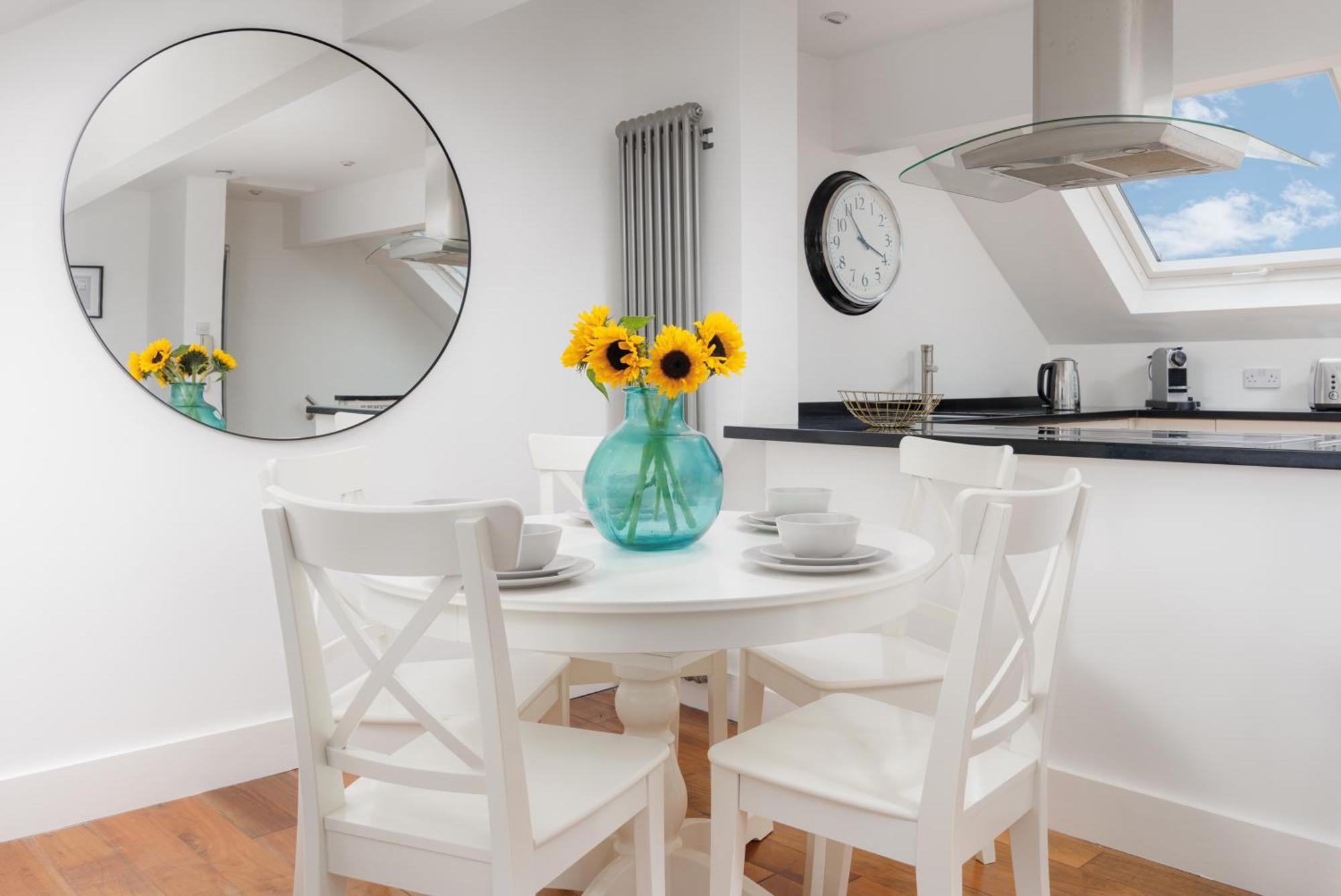 Stunning Penthouse - Sea View - - Parking - By Habita *