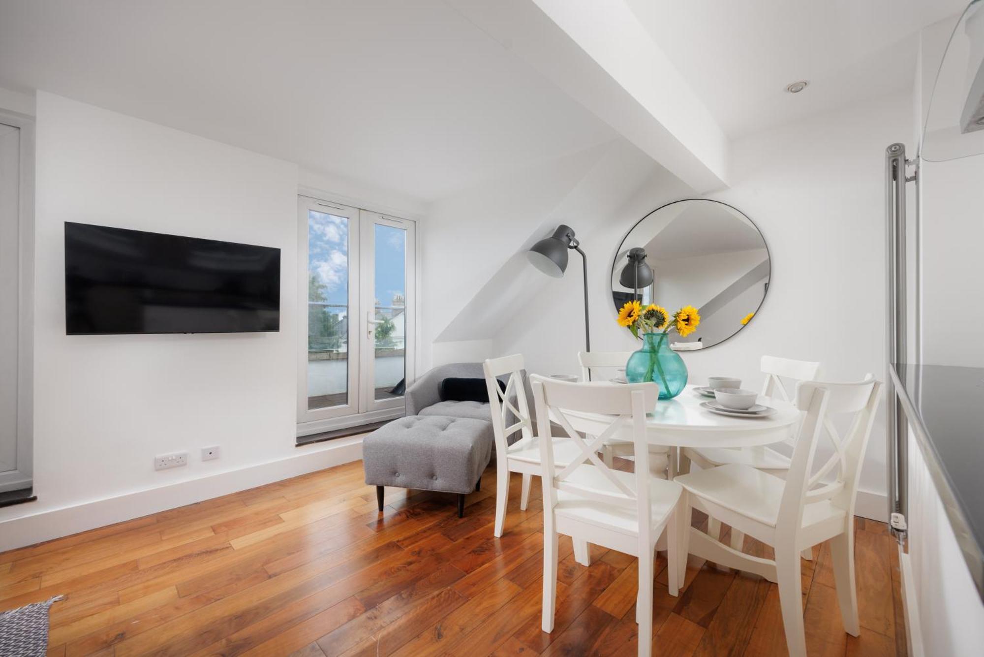 Stunning Penthouse - Sea View - - Parking - By Habita Apartment