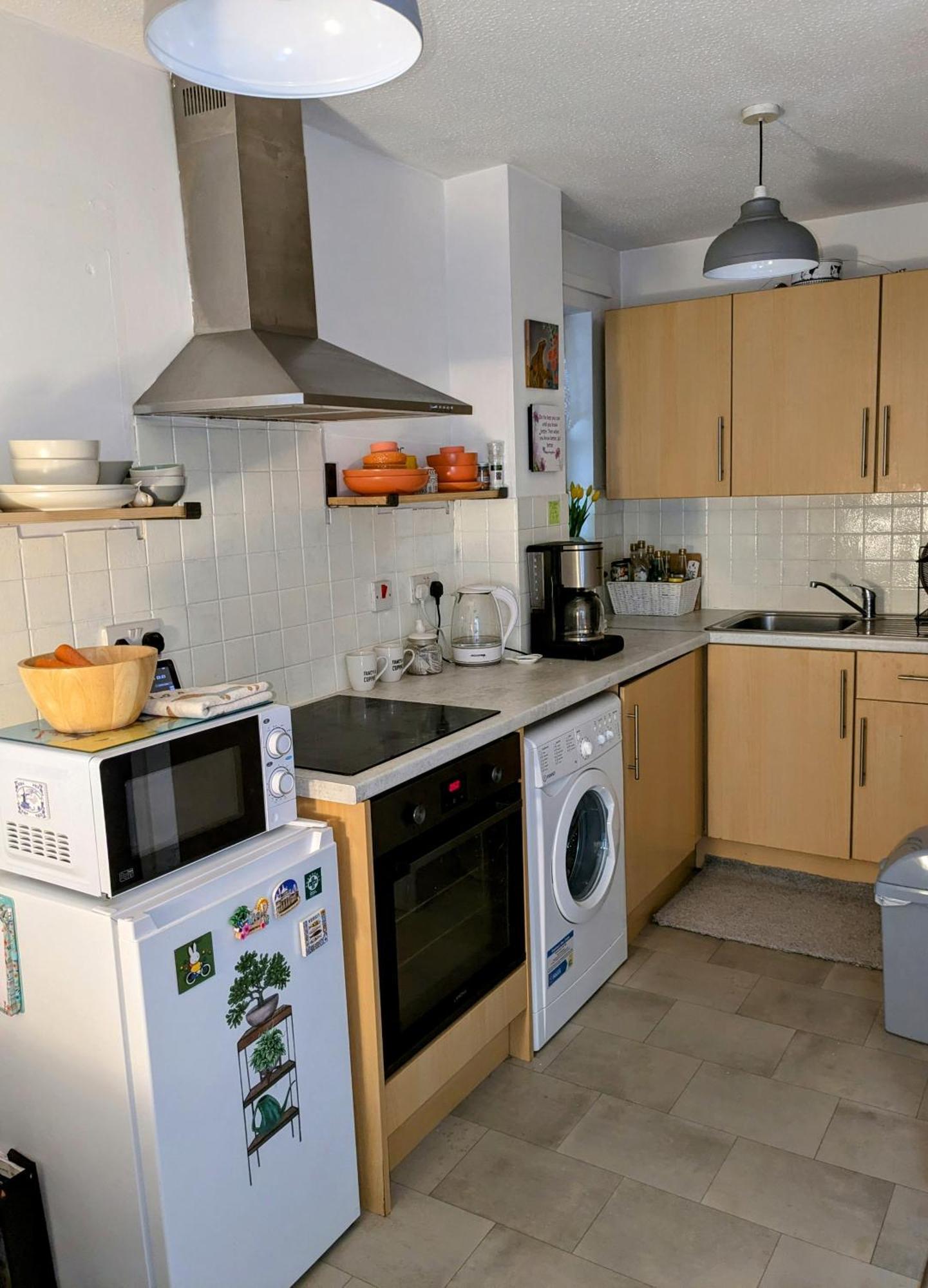 Centre With South Facing Patio, 10 Minutes Walk To The Harbour Apartment *