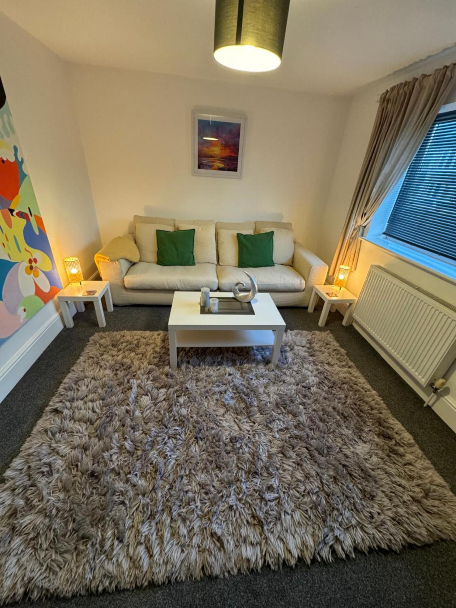Homestay Two Bedroom Detached Modern Close To Argyle Fc Plymouth