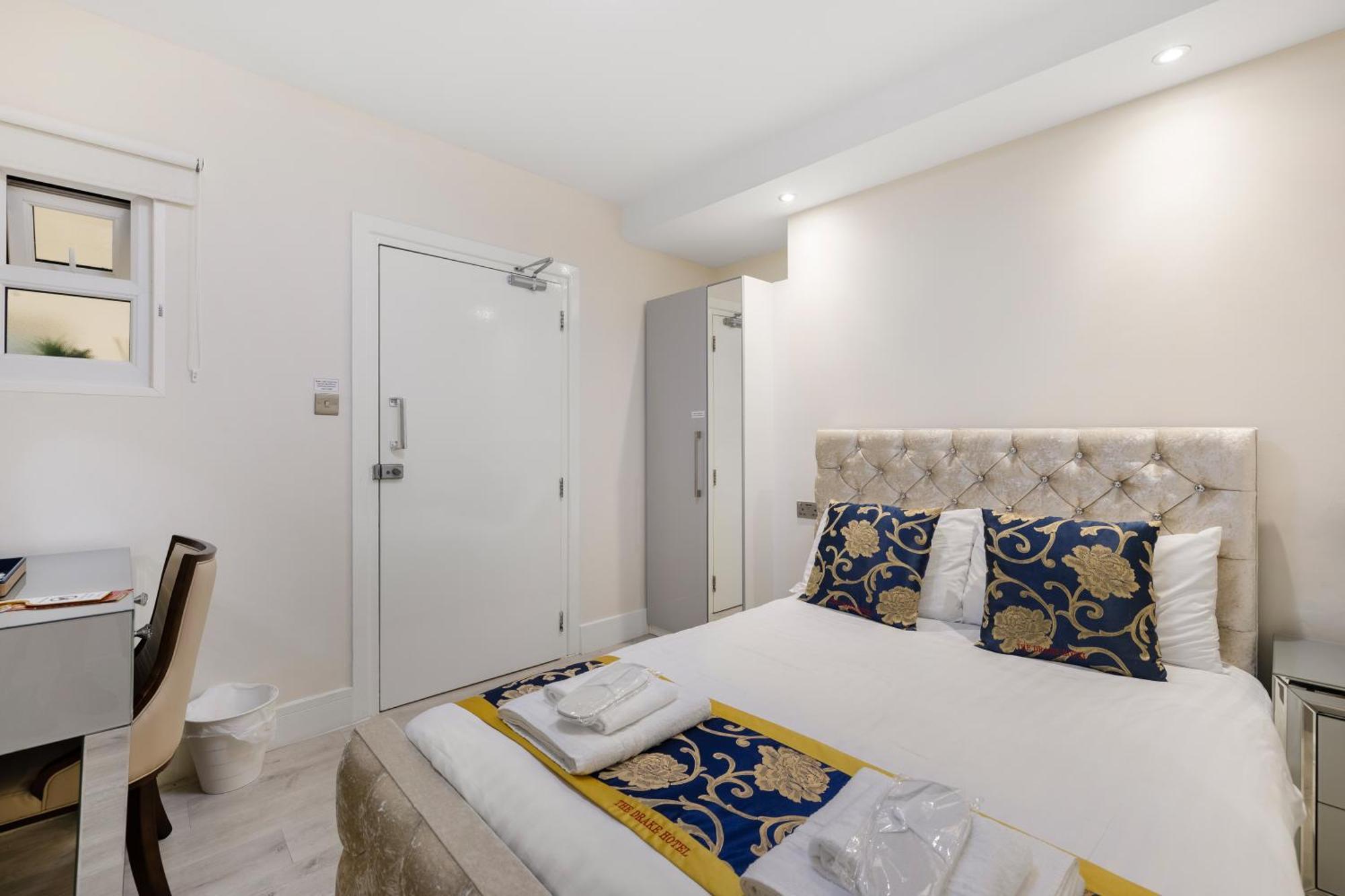 The Drake Hotel 4*