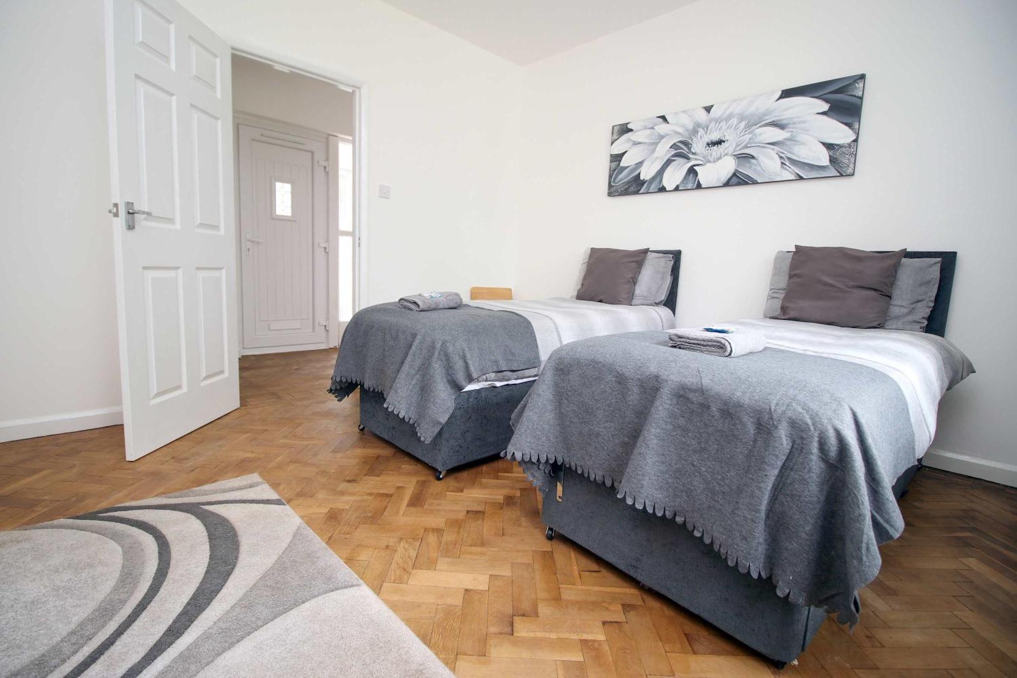 The Lockett Wonderful Large Plympton, Free Parking By Staystaycations * Plymouth