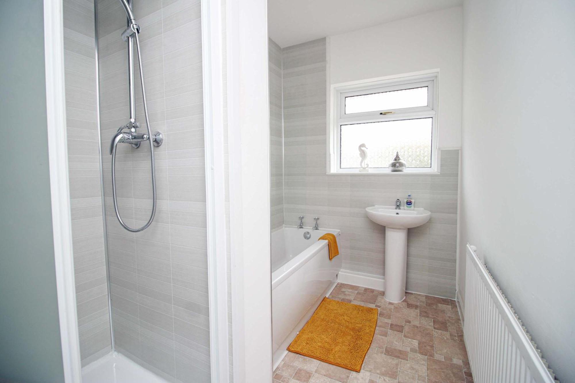 The Lockett Wonderful Large Plympton, Free Parking By Staystaycations