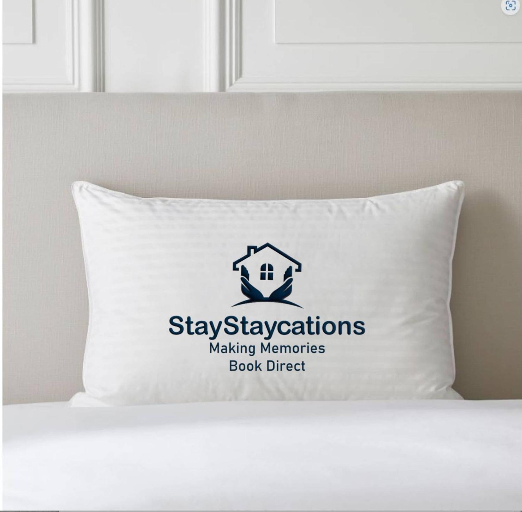 The Lockett Wonderful Large Plympton, Free Parking By Staystaycations Casa de férias
