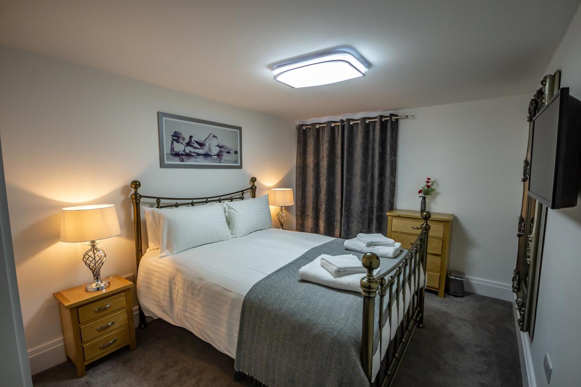 The Sandringham * Plymouth